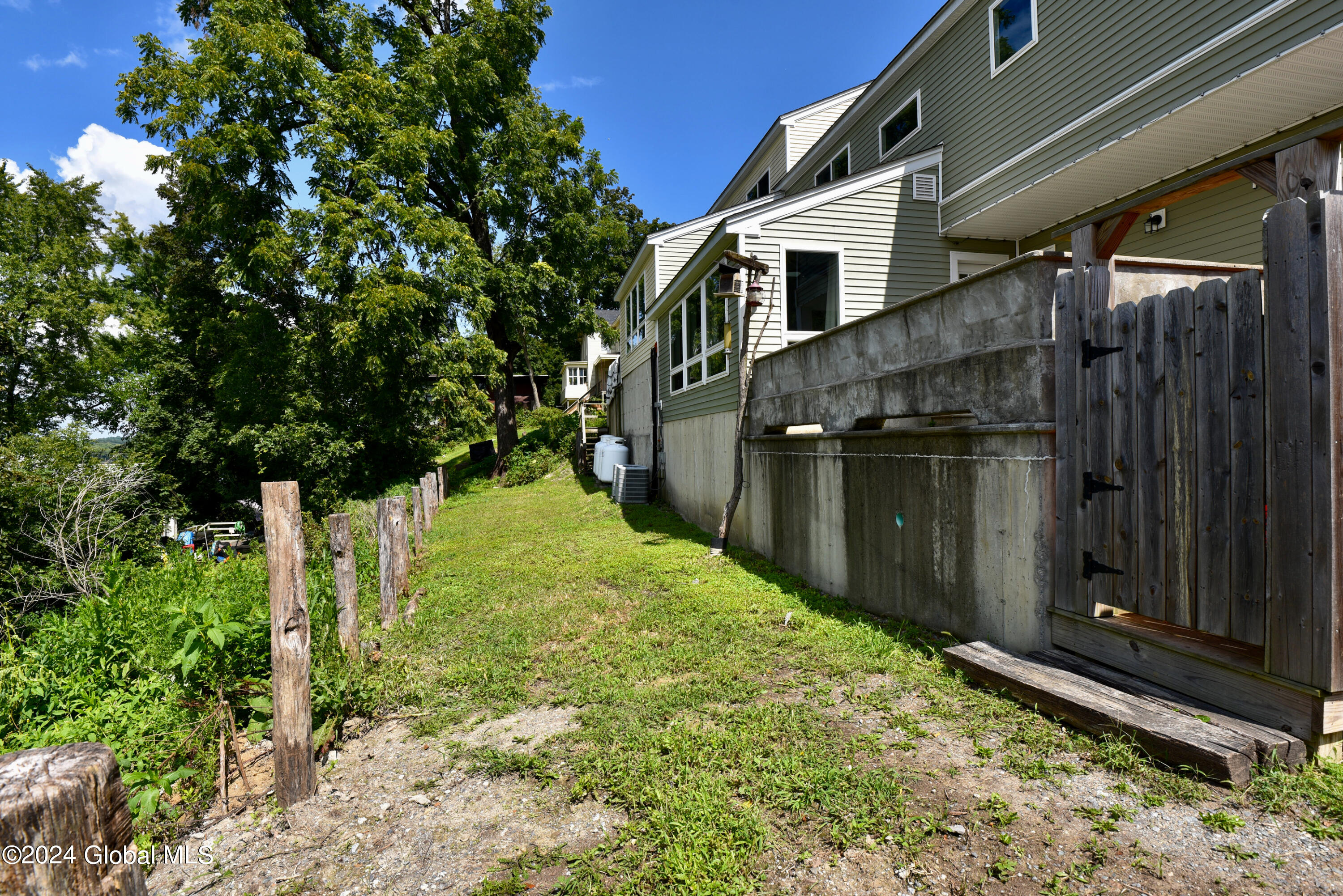 24 1st Street, Castleton-on-Hudson