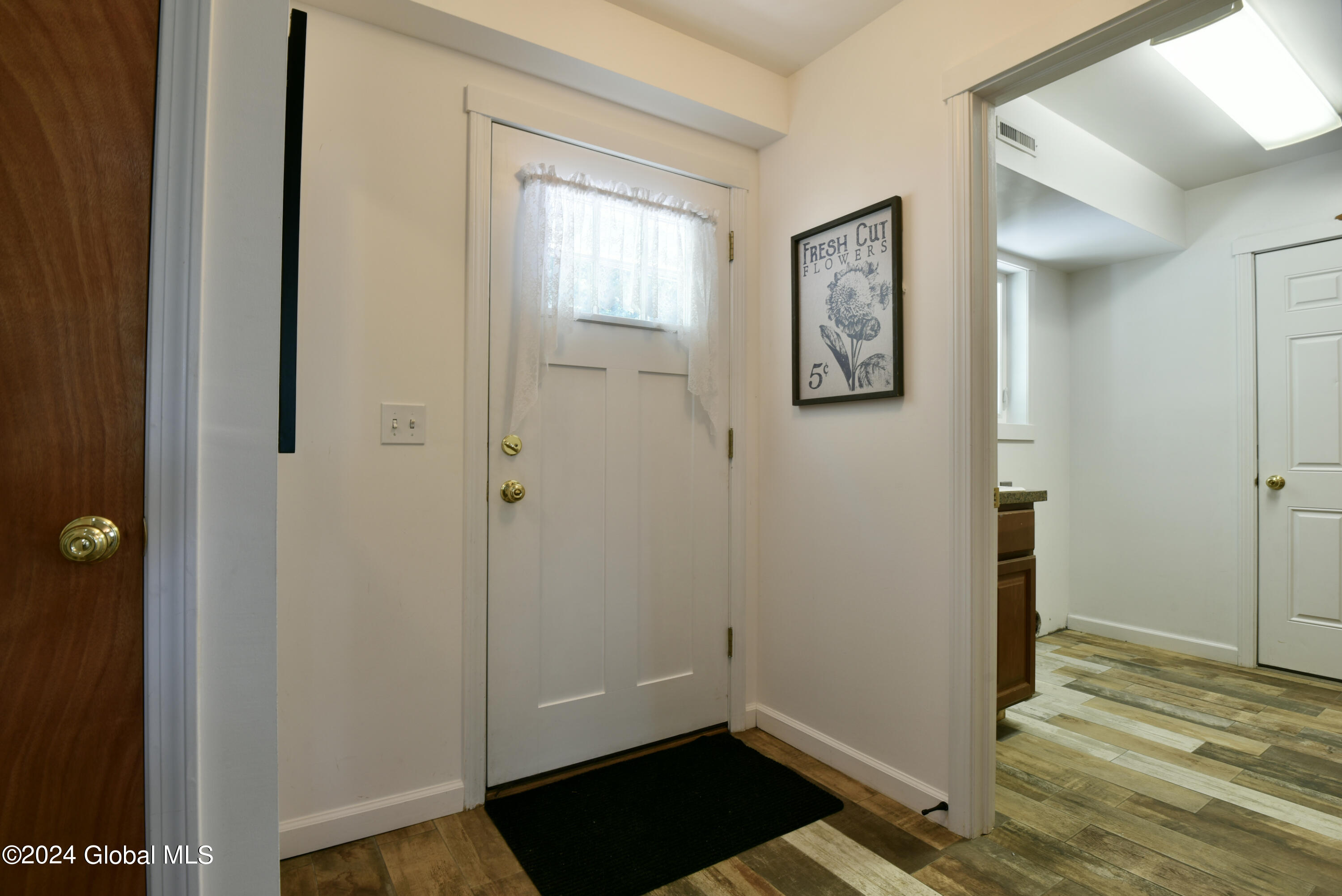 24 1st Street, Castleton-on-Hudson