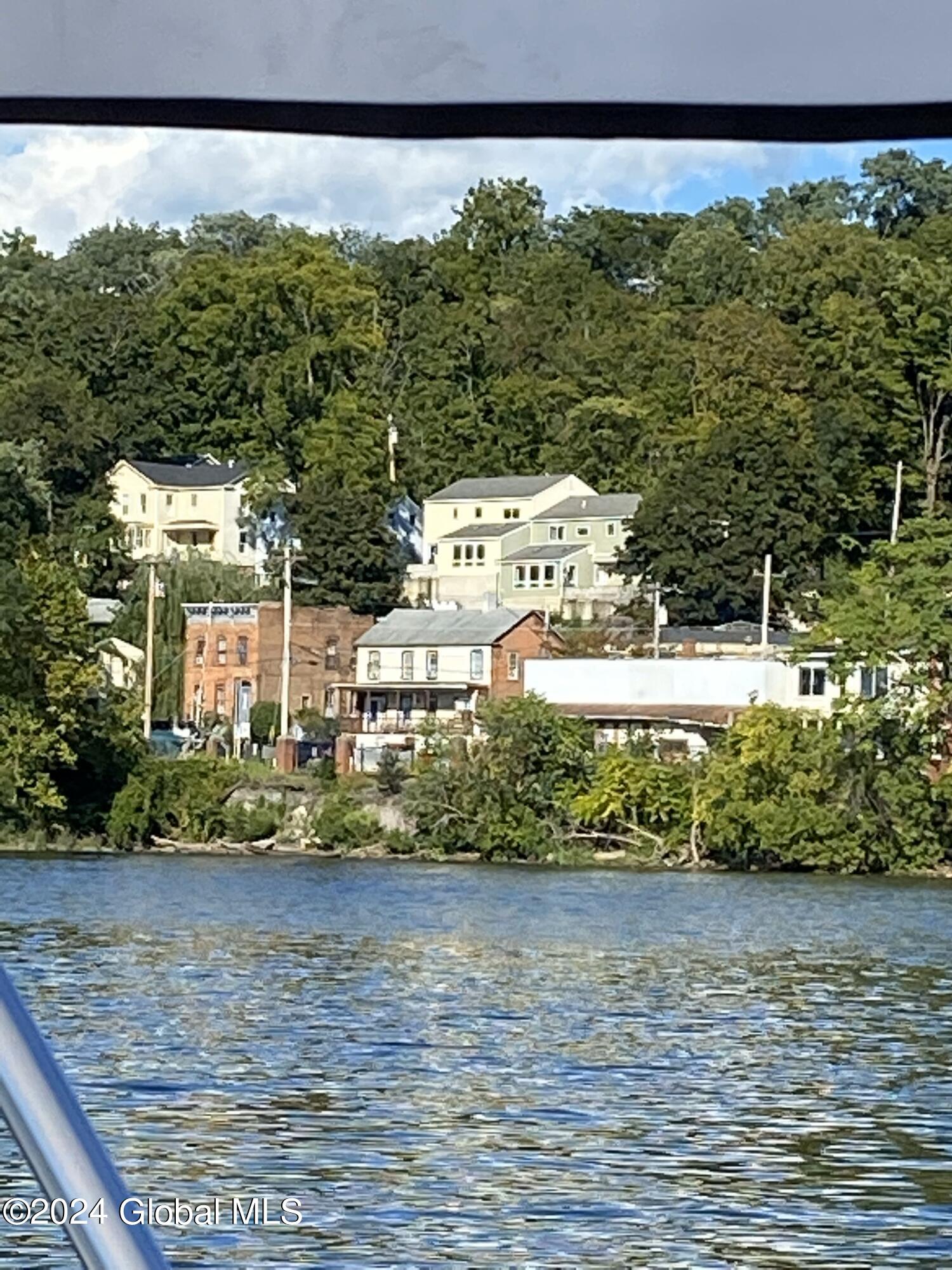 24 1st Street, Castleton-on-Hudson