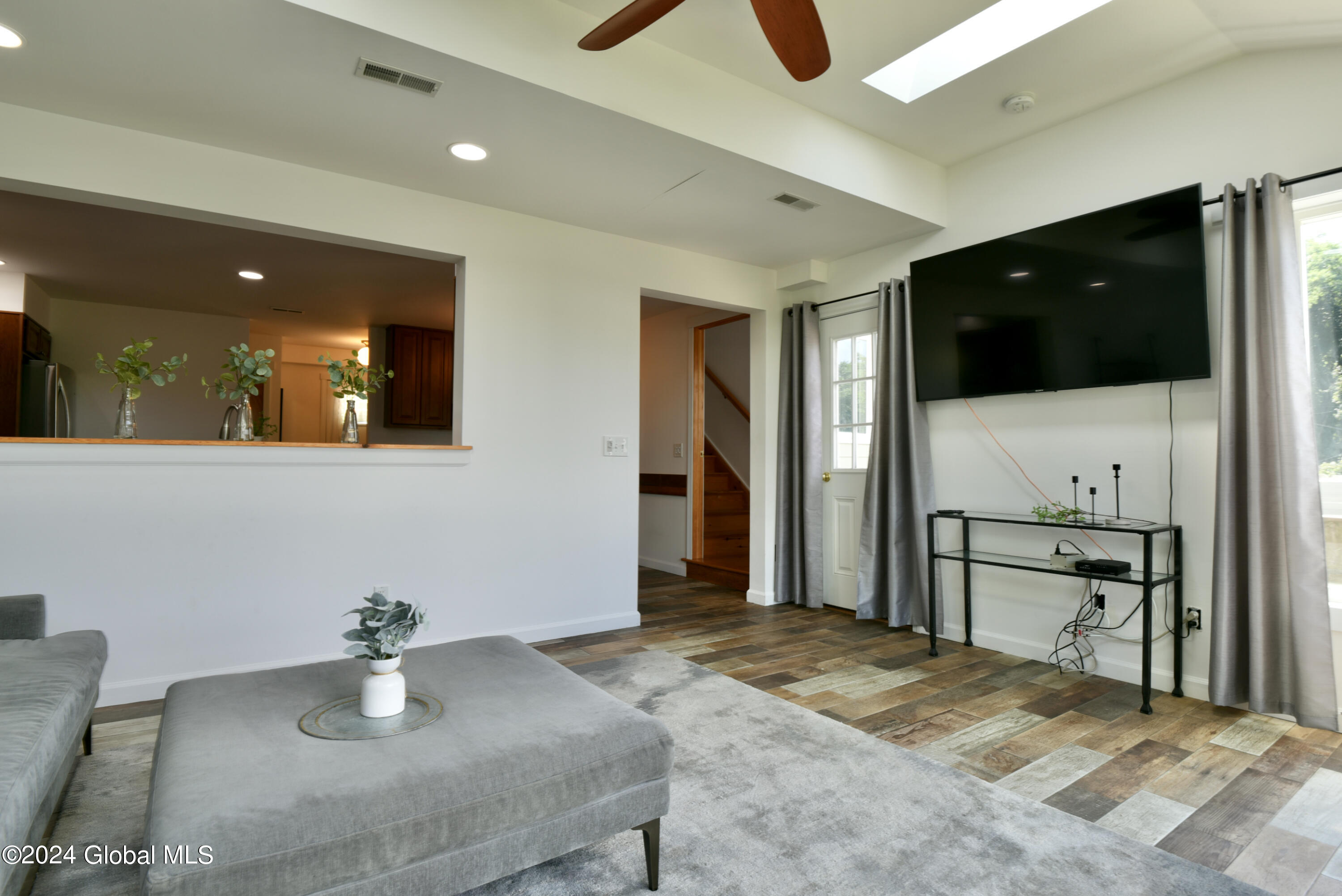 24 1st Street, Castleton-on-Hudson