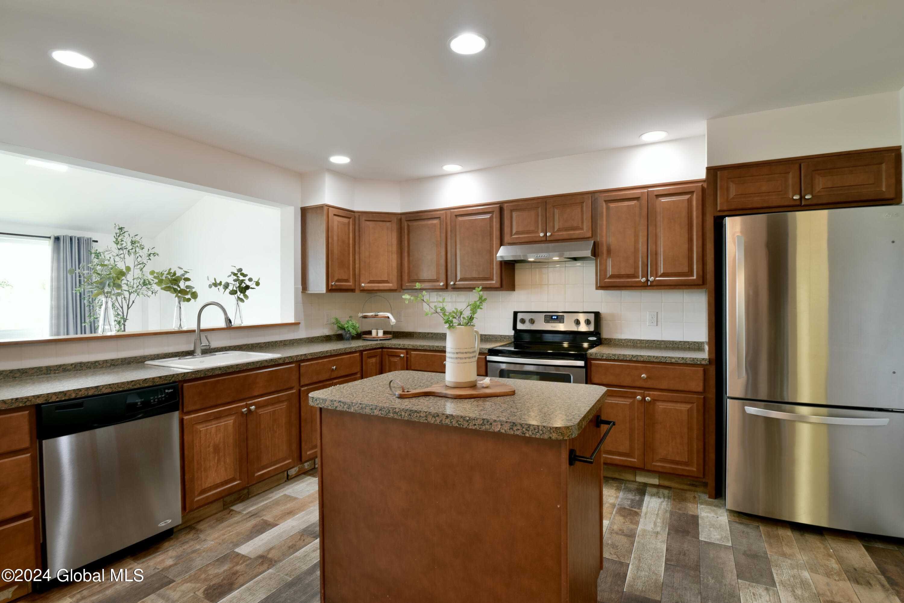 24 1st Street, Castleton-on-Hudson