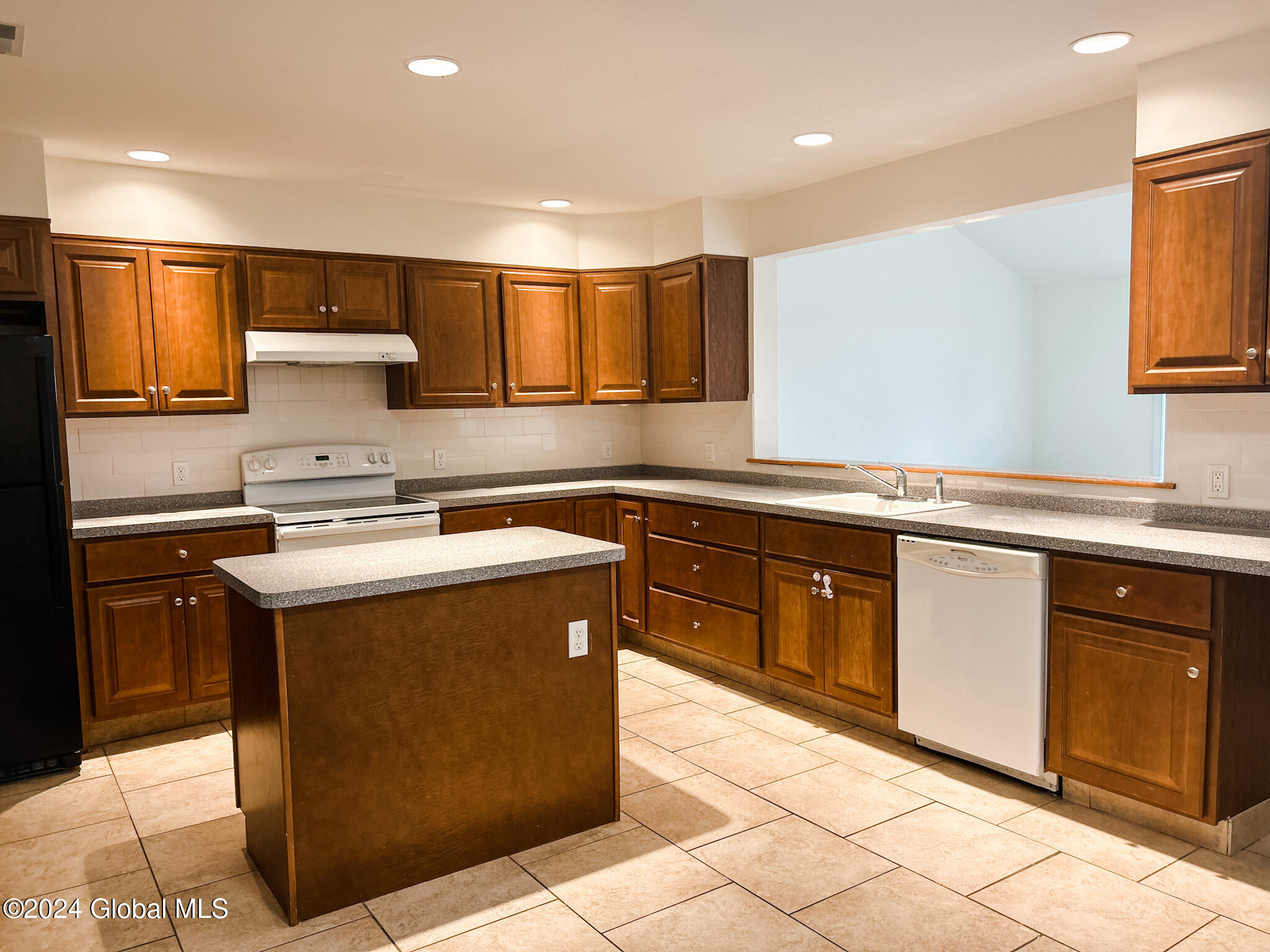24 1st Street, Castleton-on-Hudson