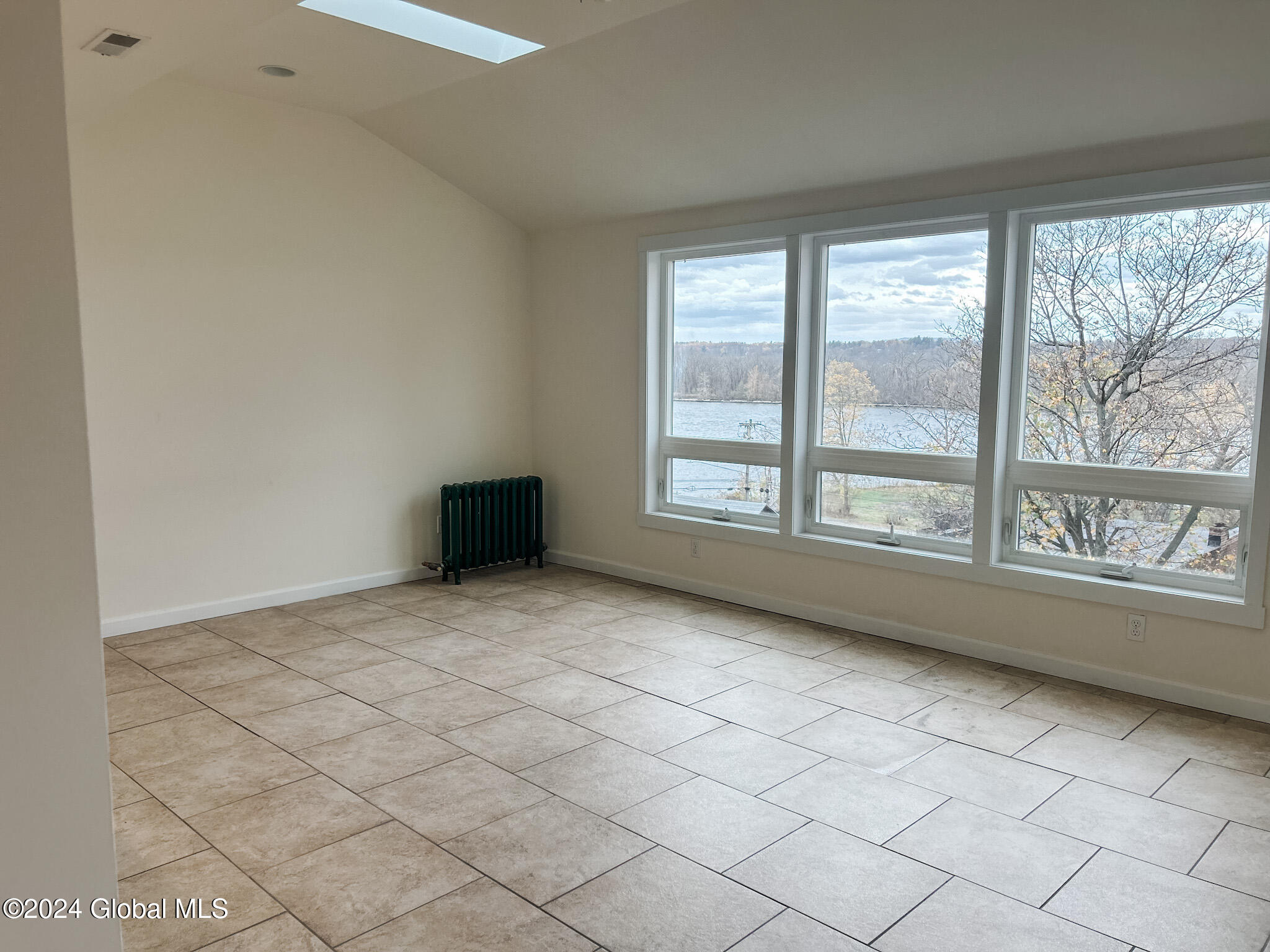 24 1st Street, Castleton-on-Hudson