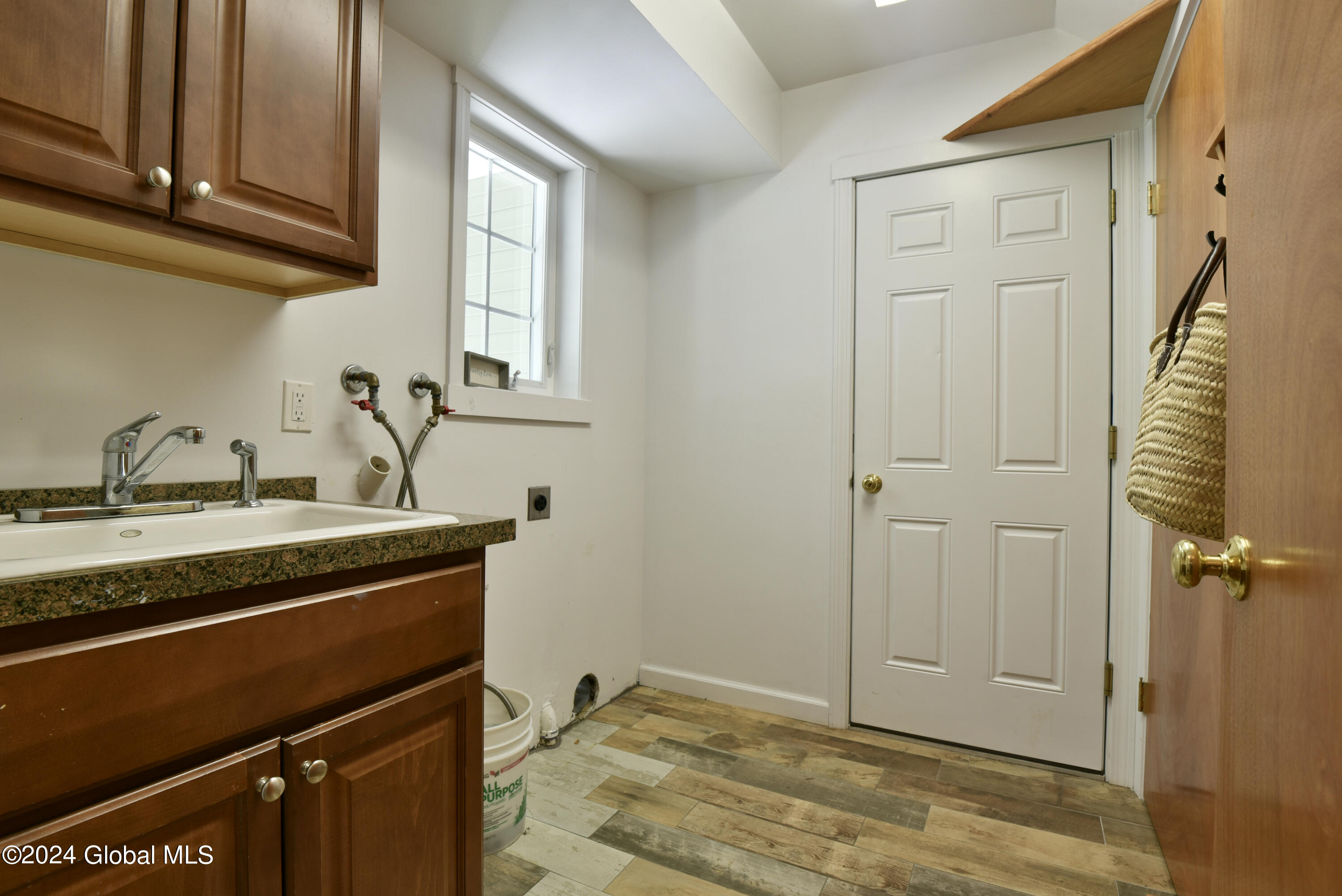 24 1st Street, Castleton-on-Hudson
