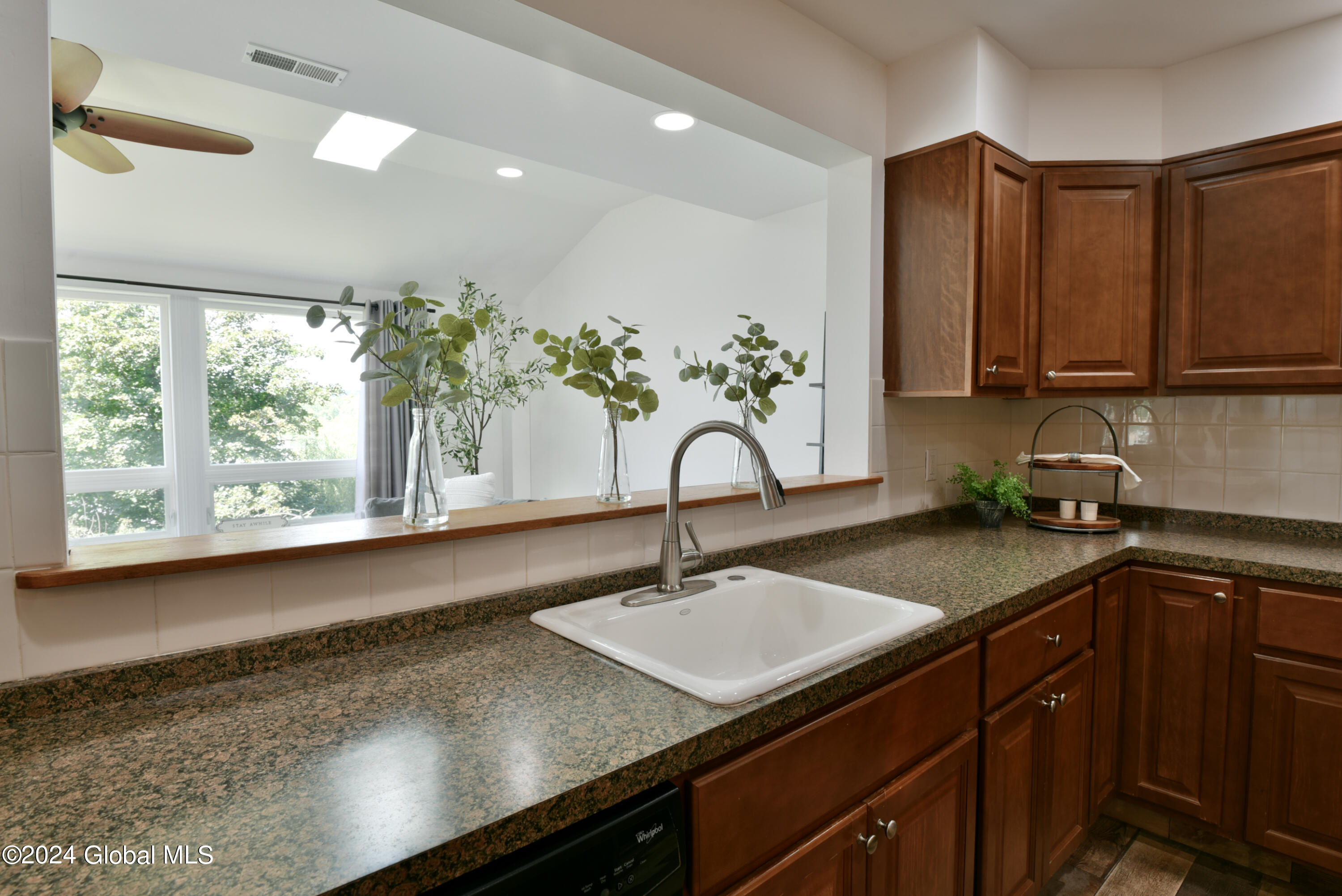 24 1st Street, Castleton-on-Hudson