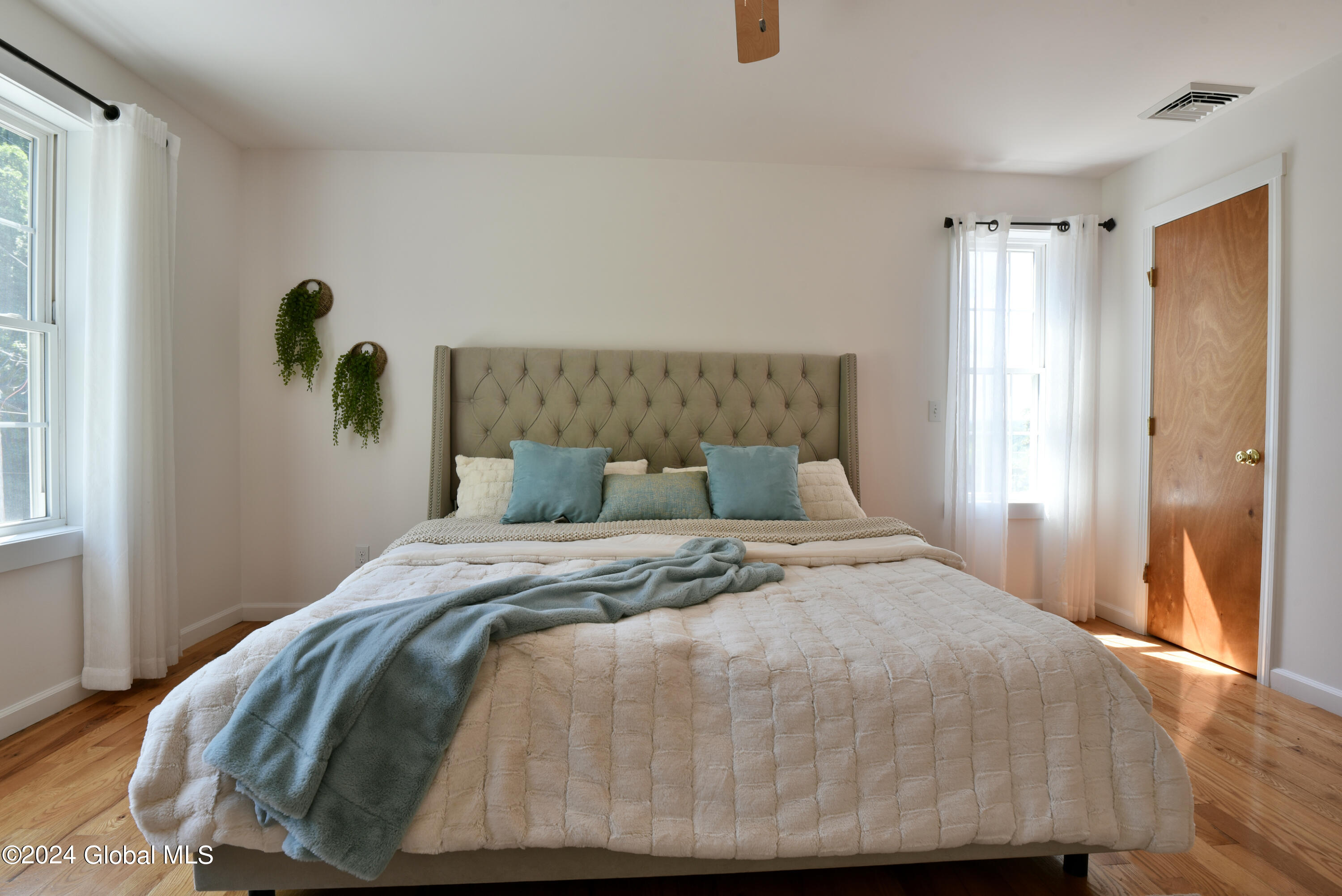 24 1st Street, Castleton-on-Hudson