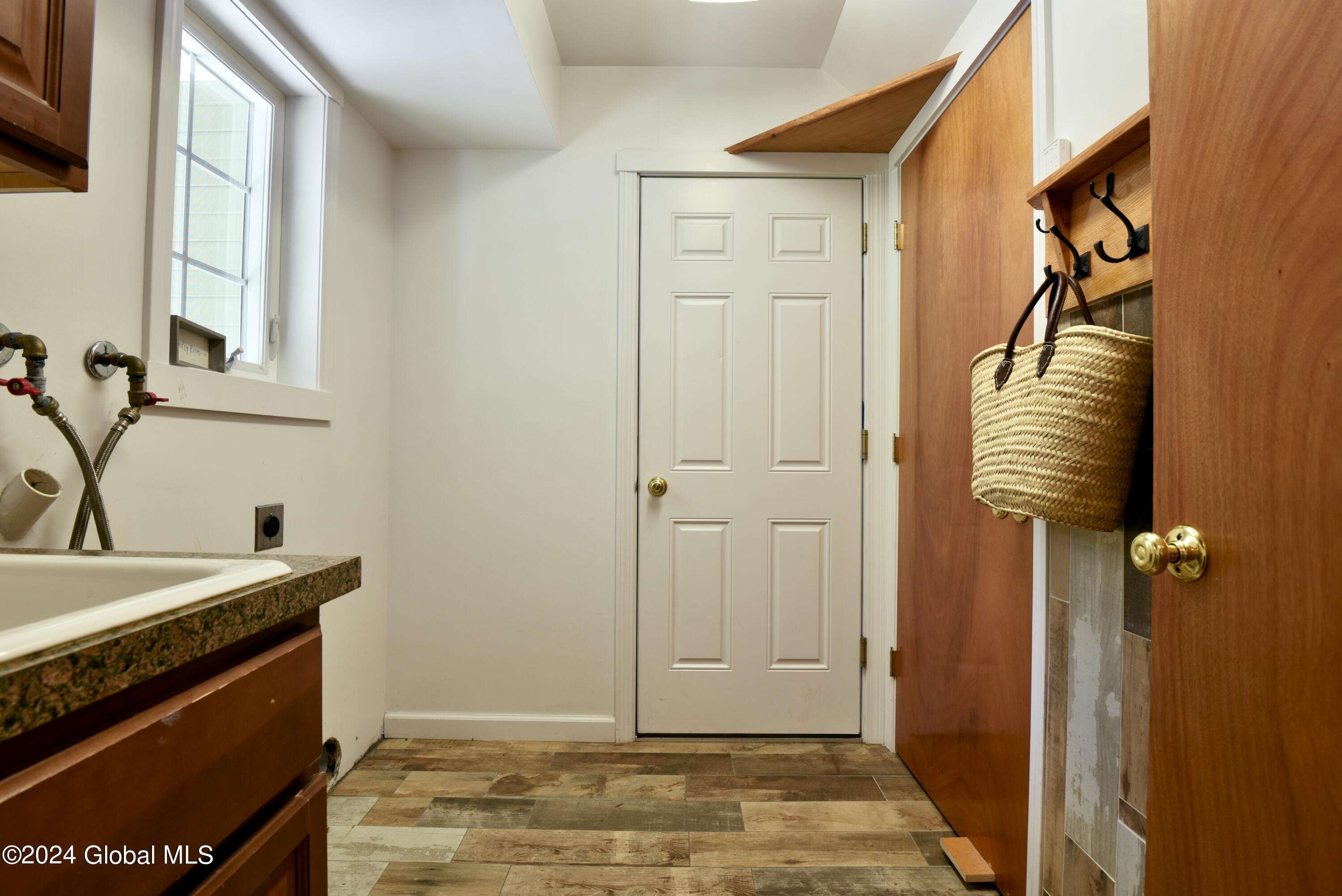 24 1st Street, Castleton-on-Hudson