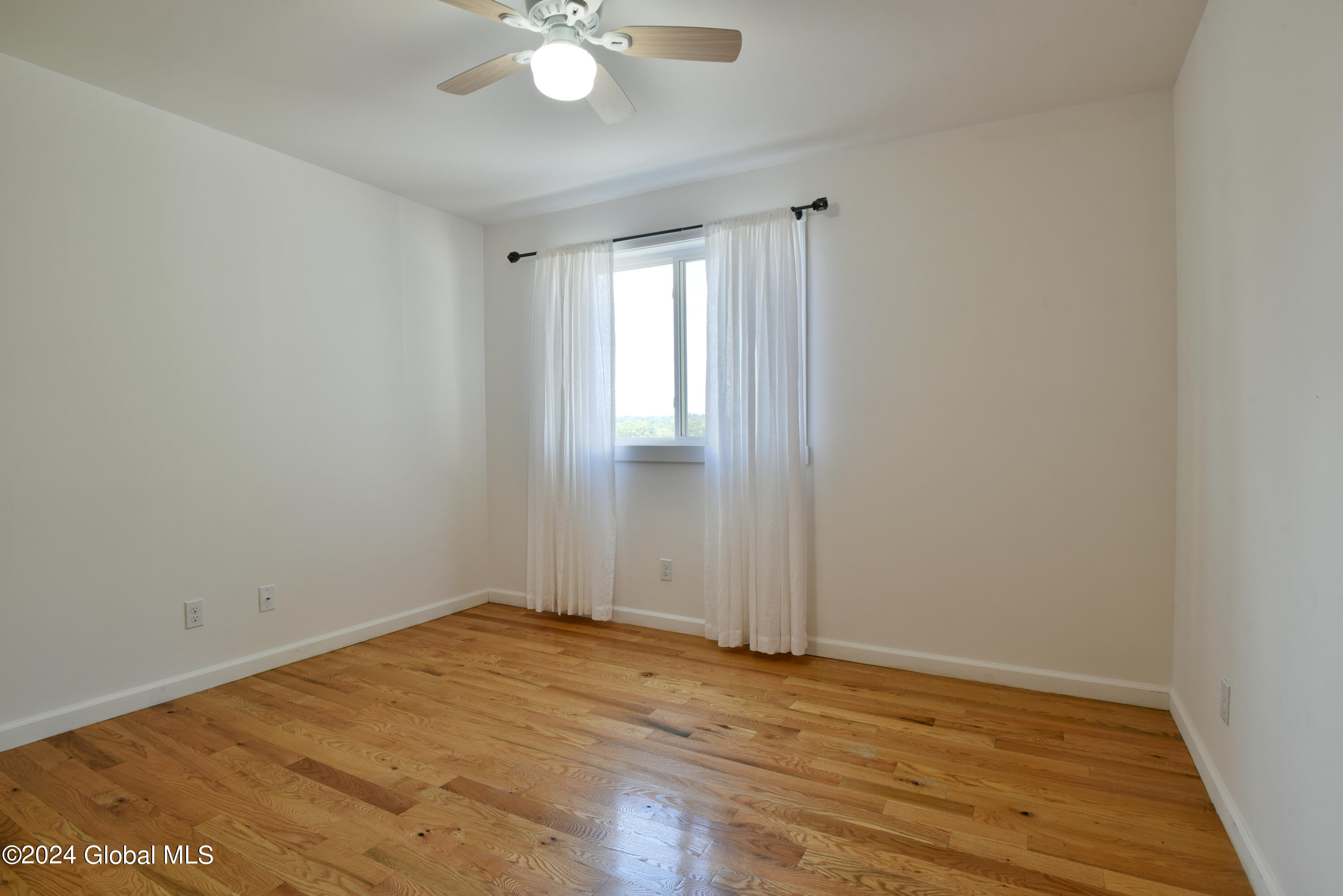 24 1st Street, Castleton-on-Hudson