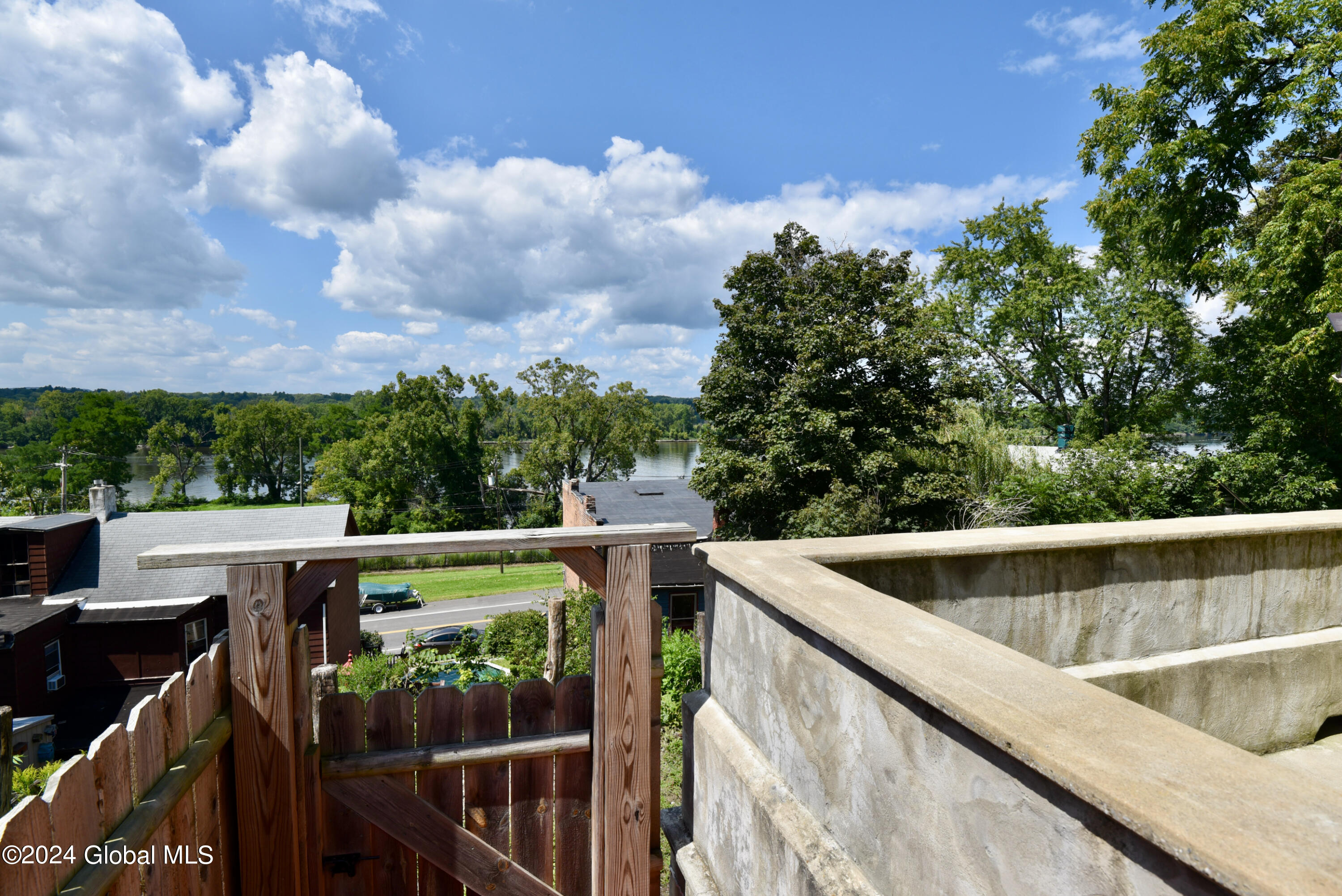 24 1st Street, Castleton-on-Hudson