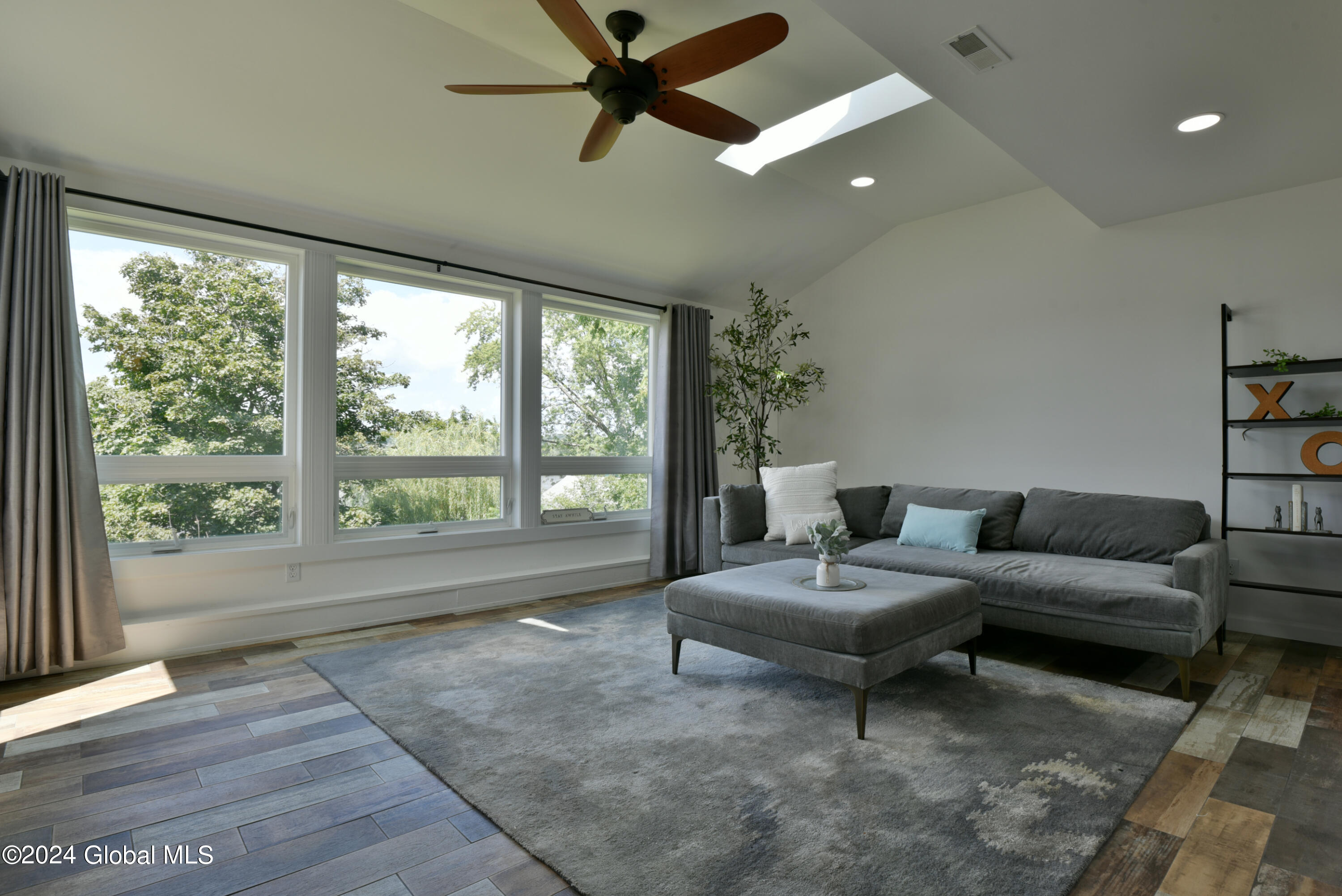 24 1st Street, Castleton-on-Hudson