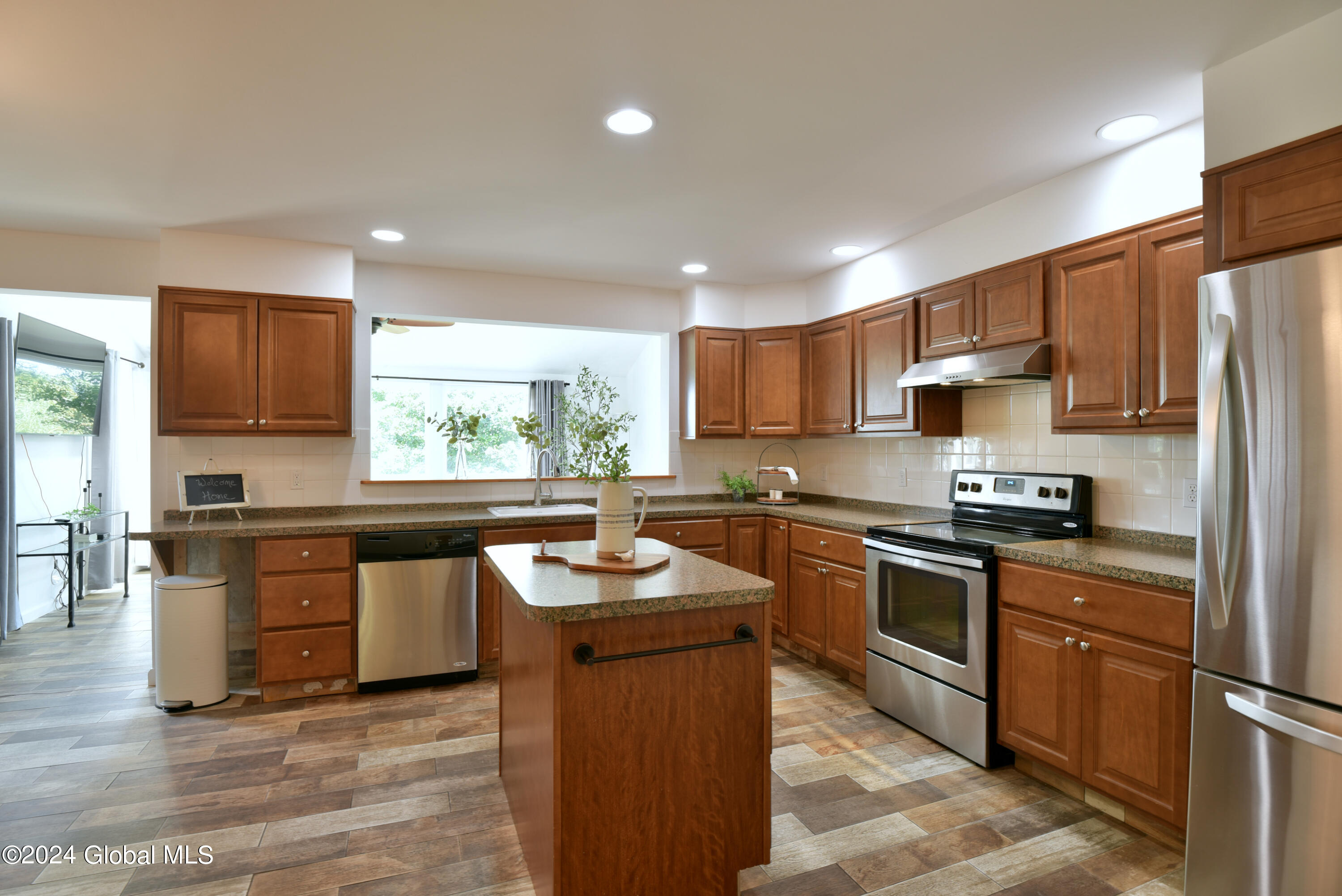 24 1st Street, Castleton-on-Hudson