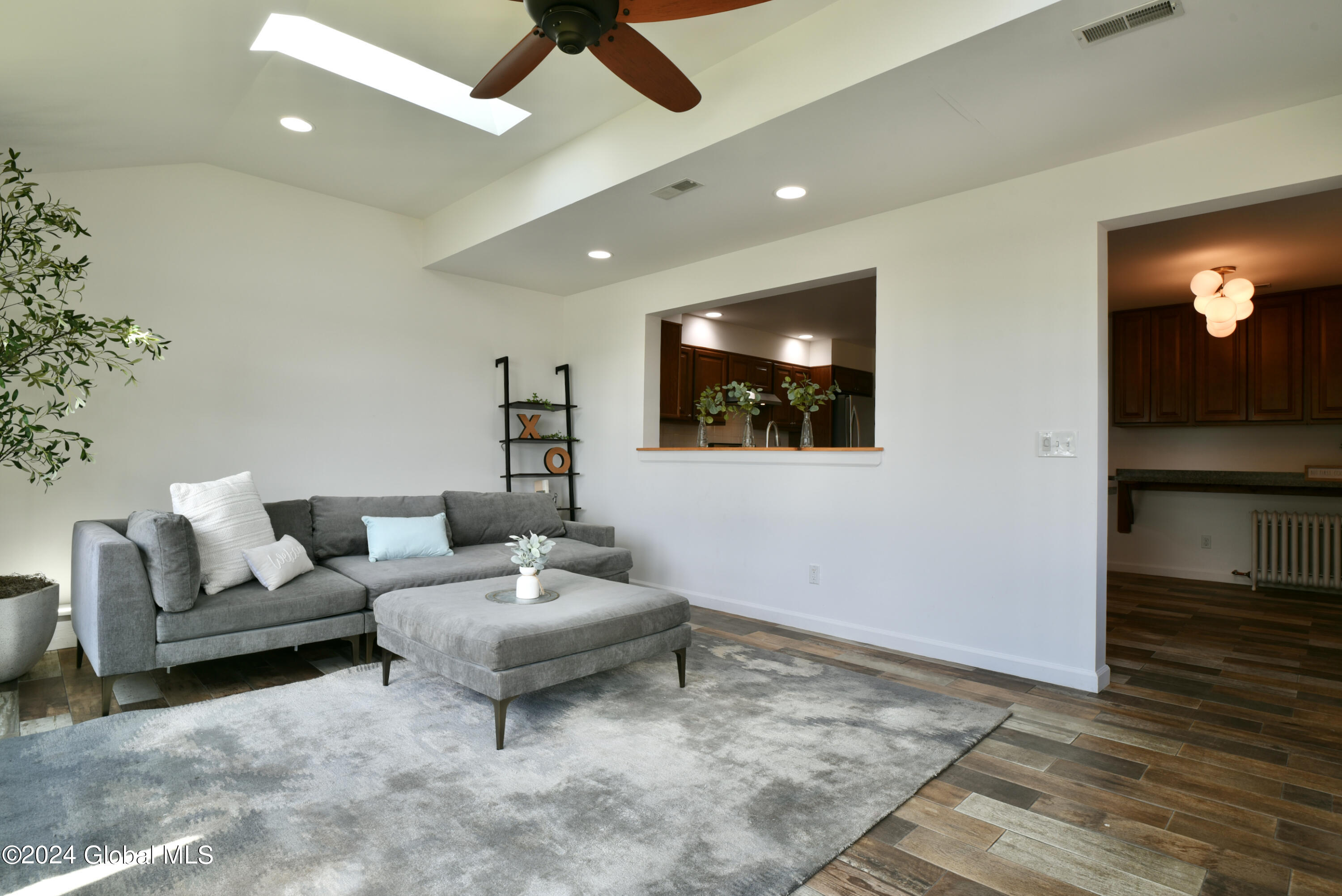 24 1st Street, Castleton-on-Hudson