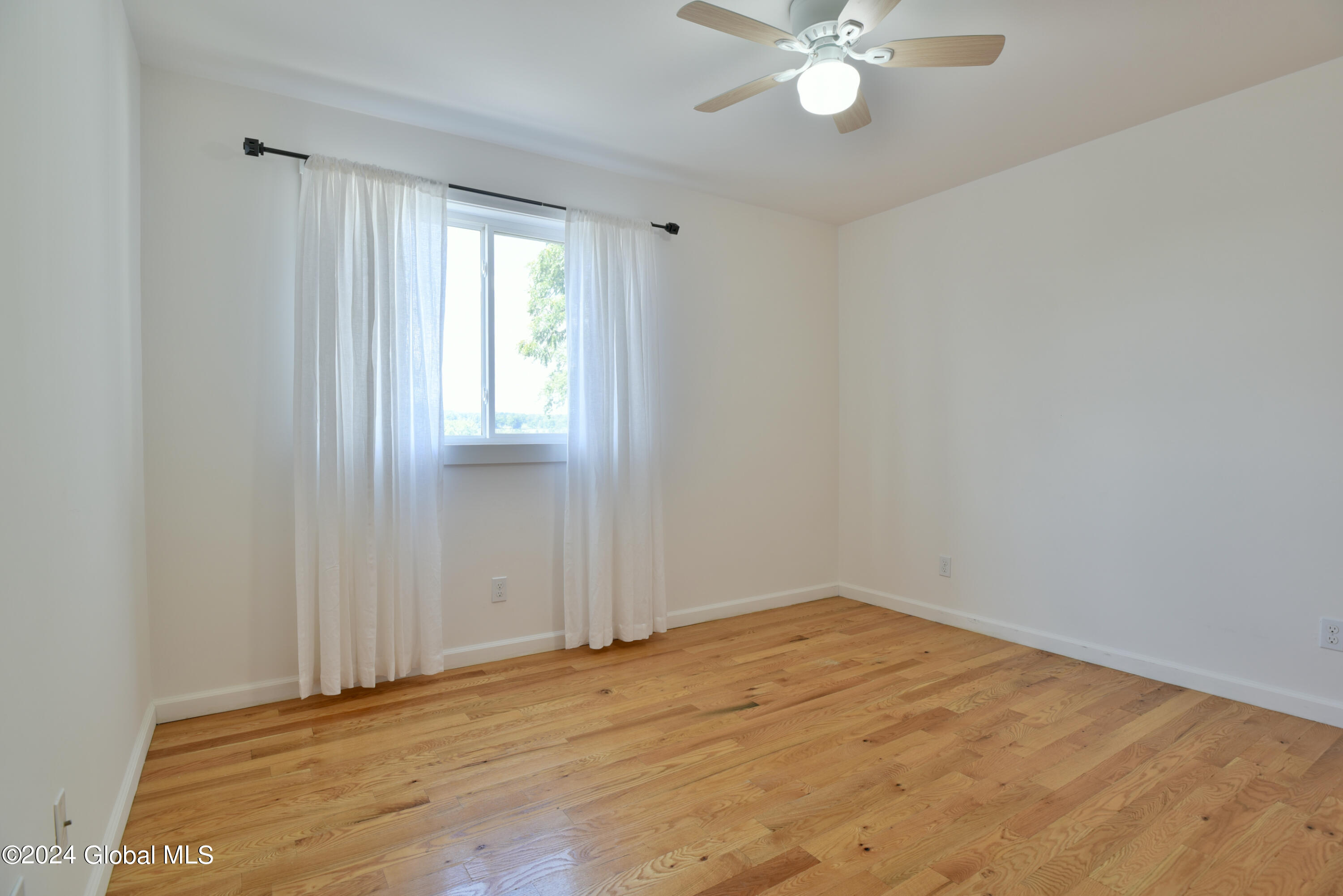 24 1st Street, Castleton-on-Hudson