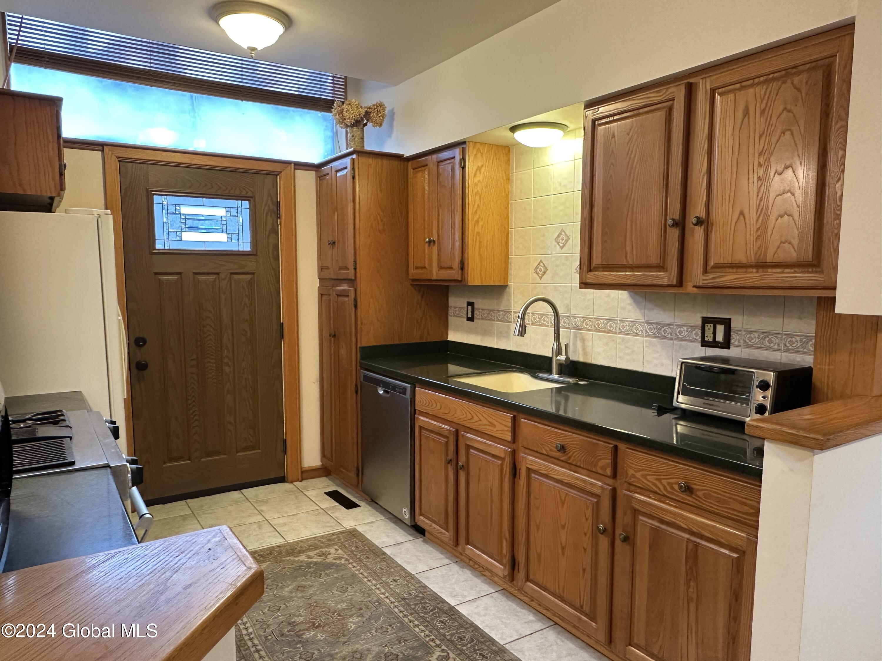 1537 Van Antwerp Road, Rear Unit