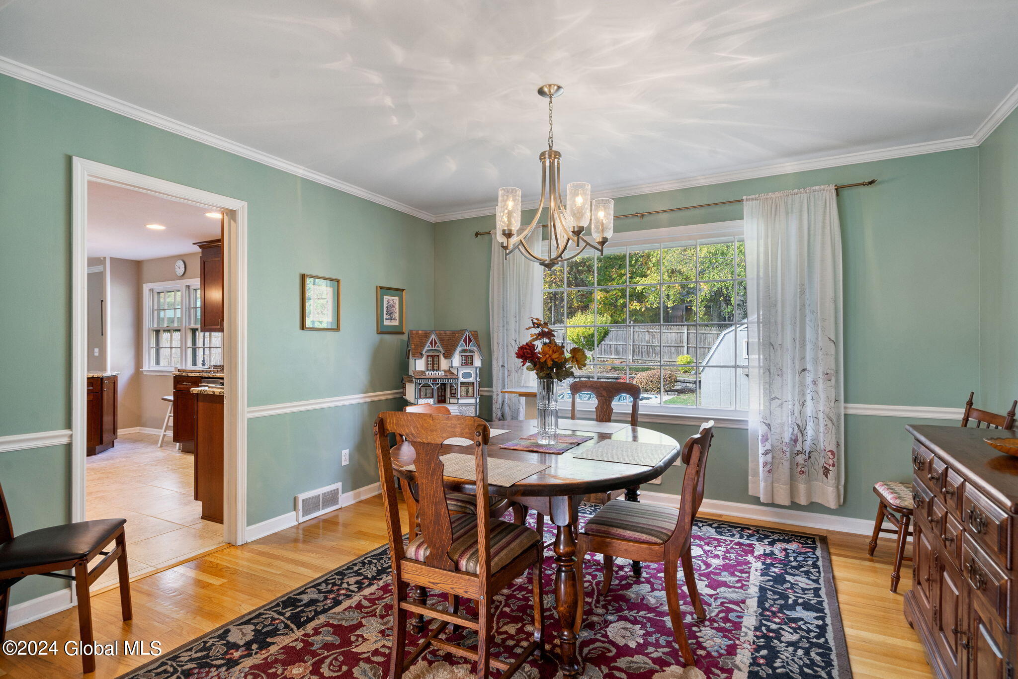 1349 Rosehill Boulevard