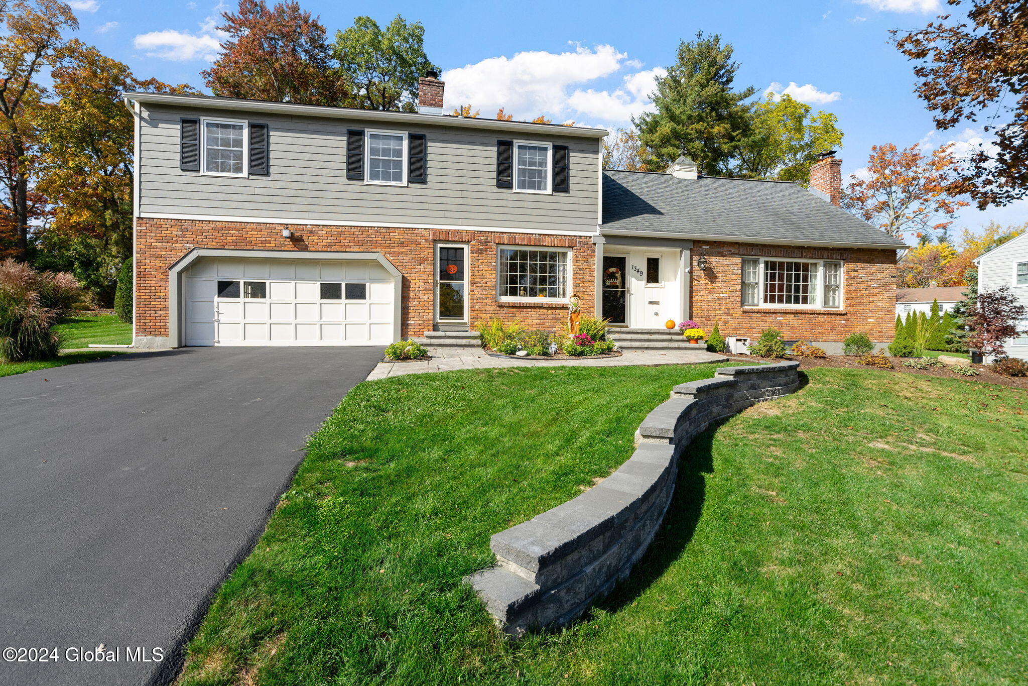 1349 Rosehill Boulevard