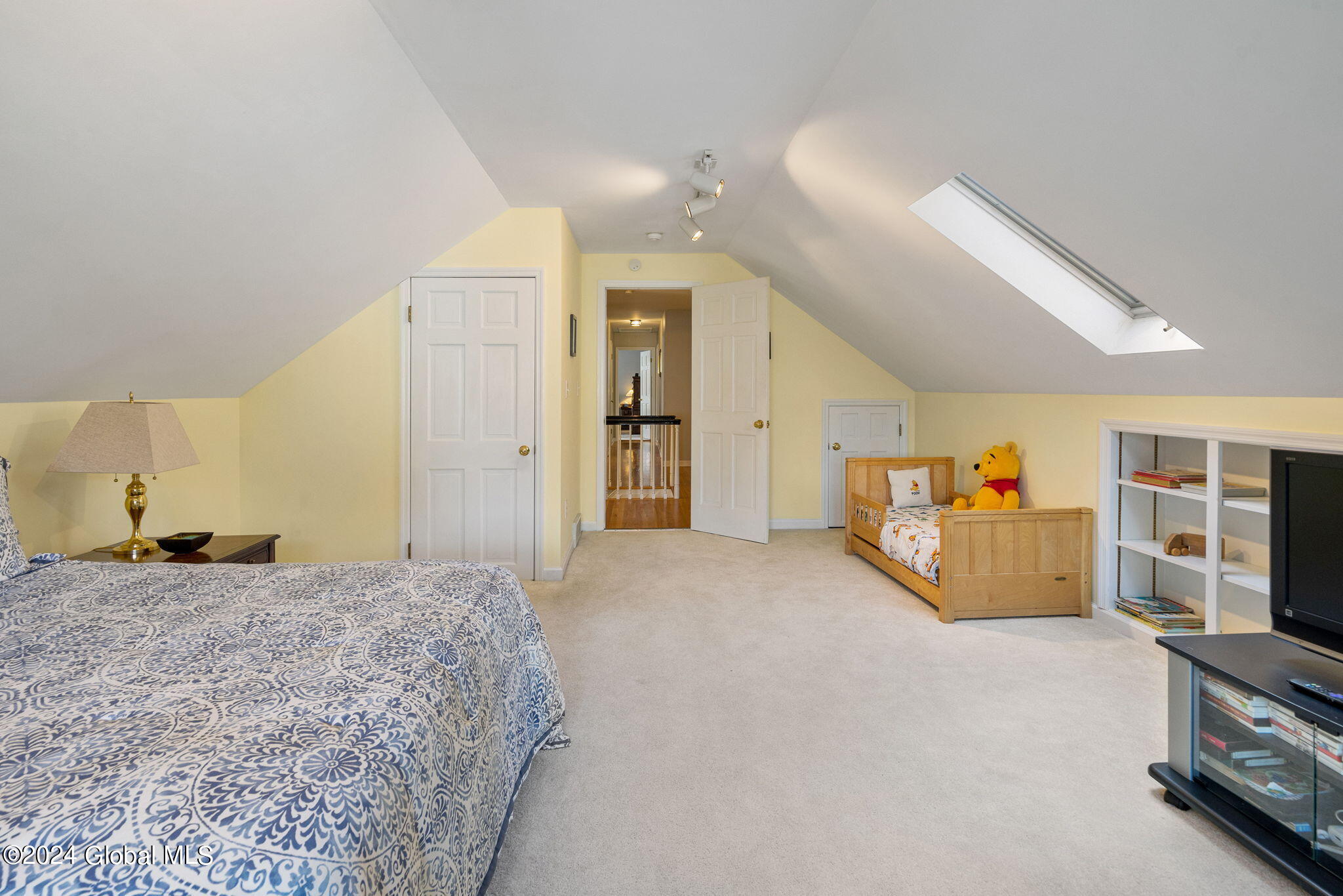 1349 Rosehill Boulevard