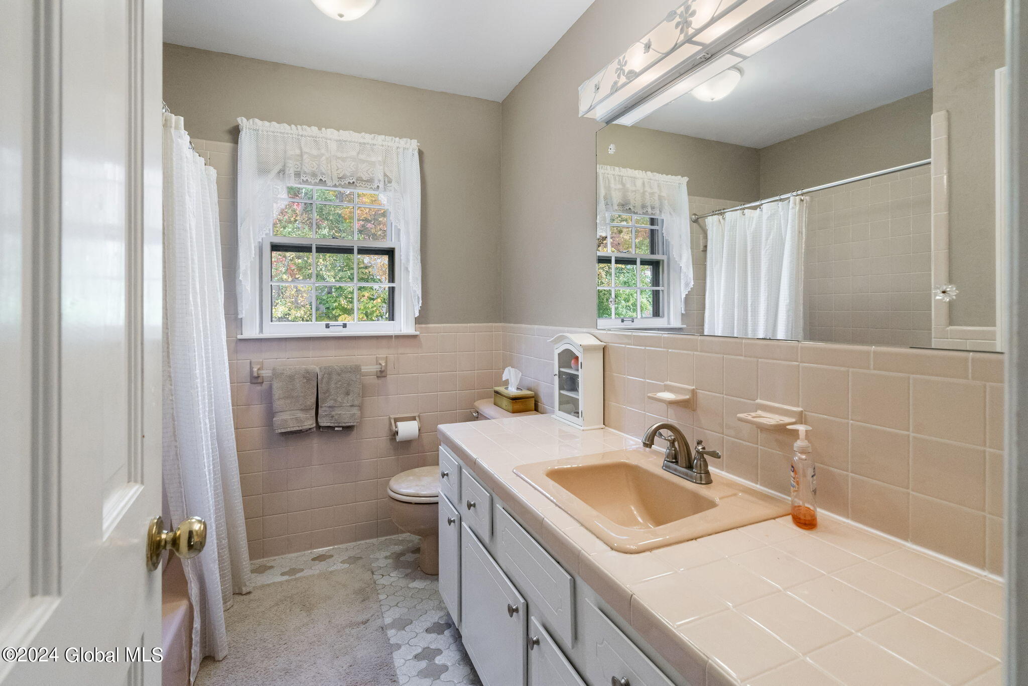 1349 Rosehill Boulevard