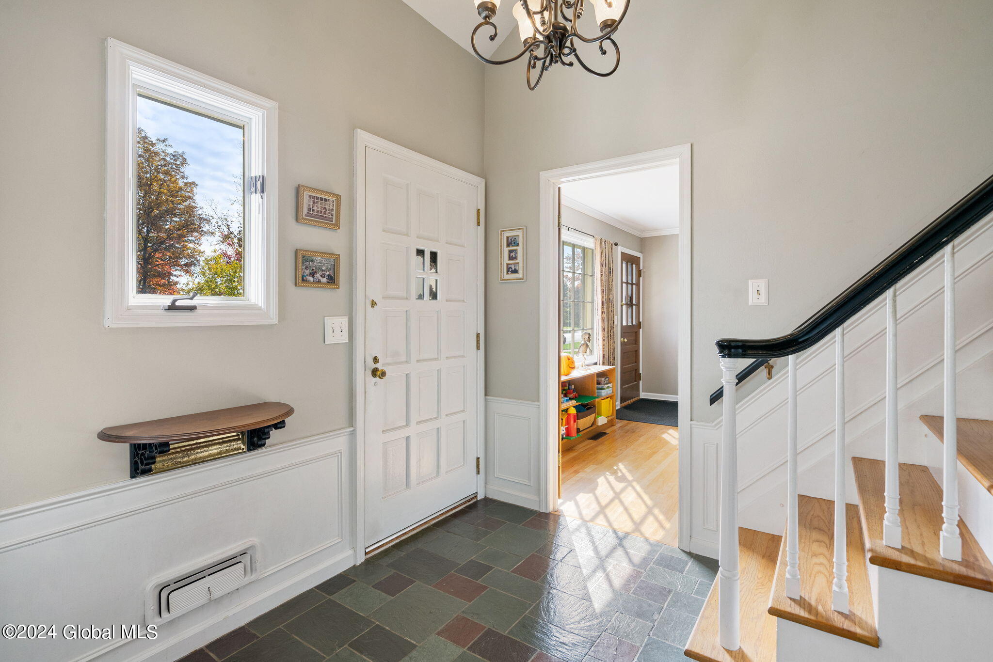 1349 Rosehill Boulevard