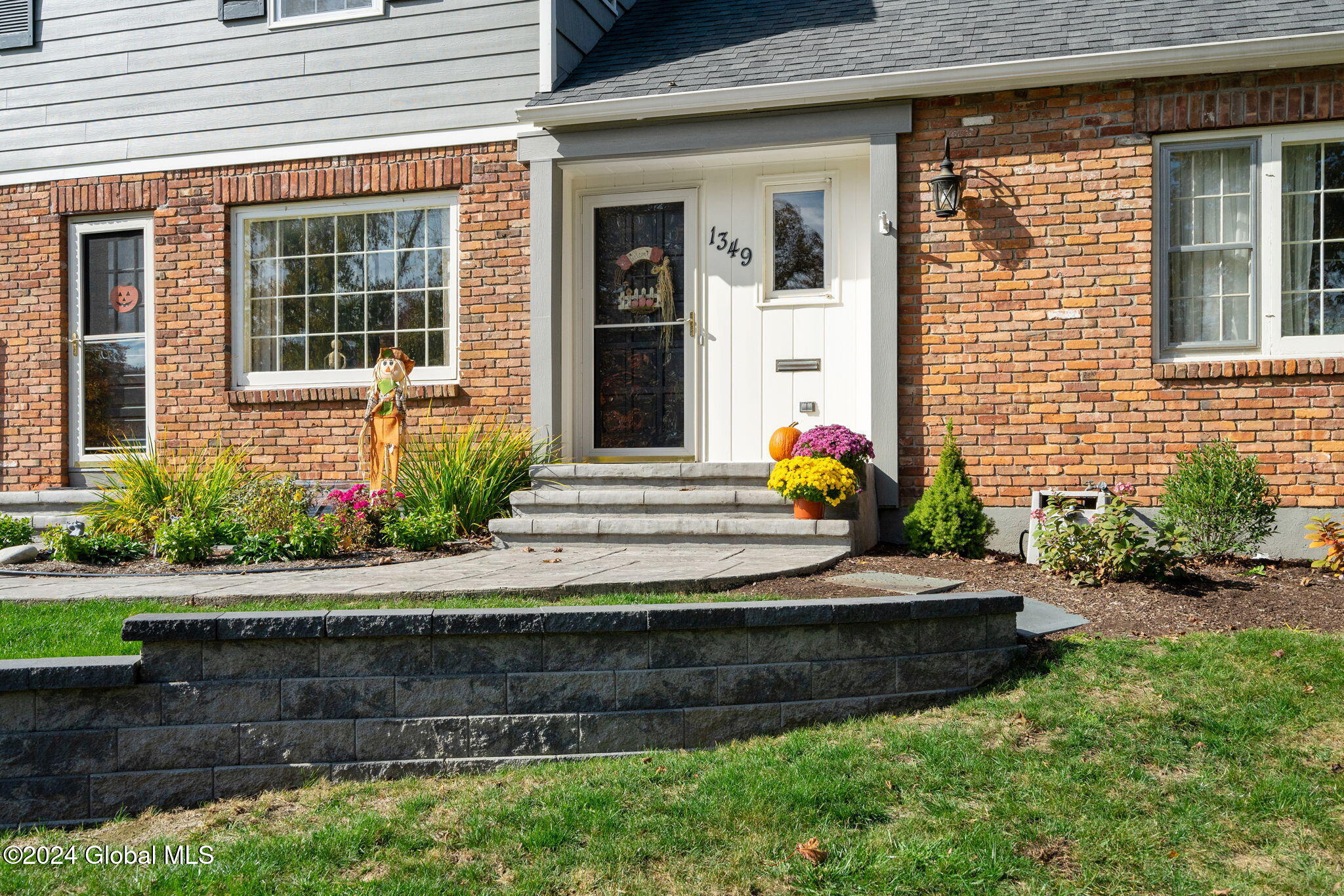 1349 Rosehill Boulevard