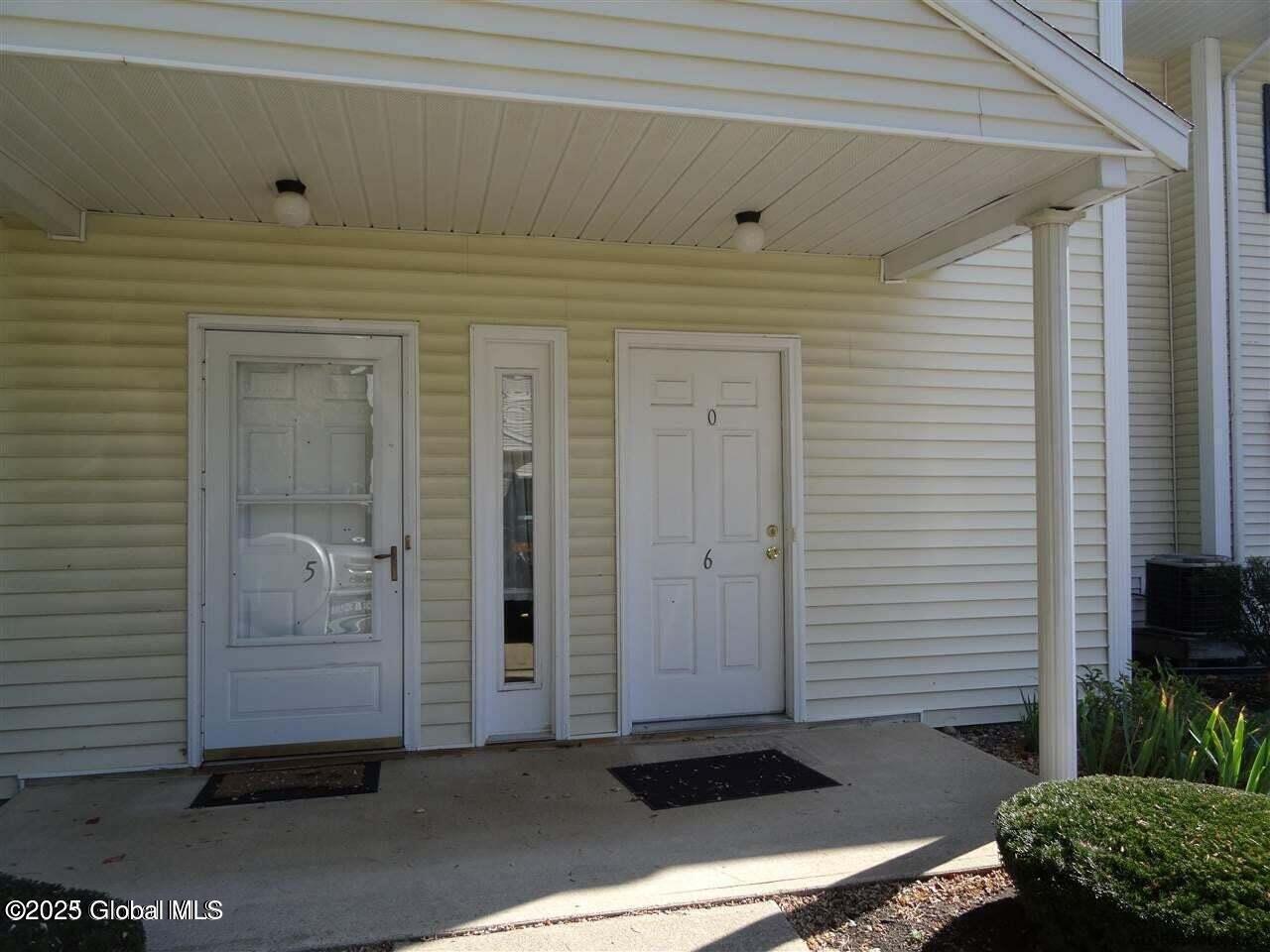 1006 Greenwich Drive, 6