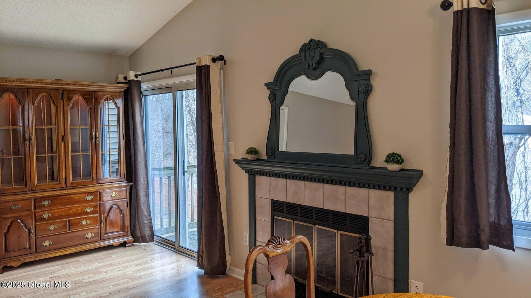 1006 Greenwich Drive, 6