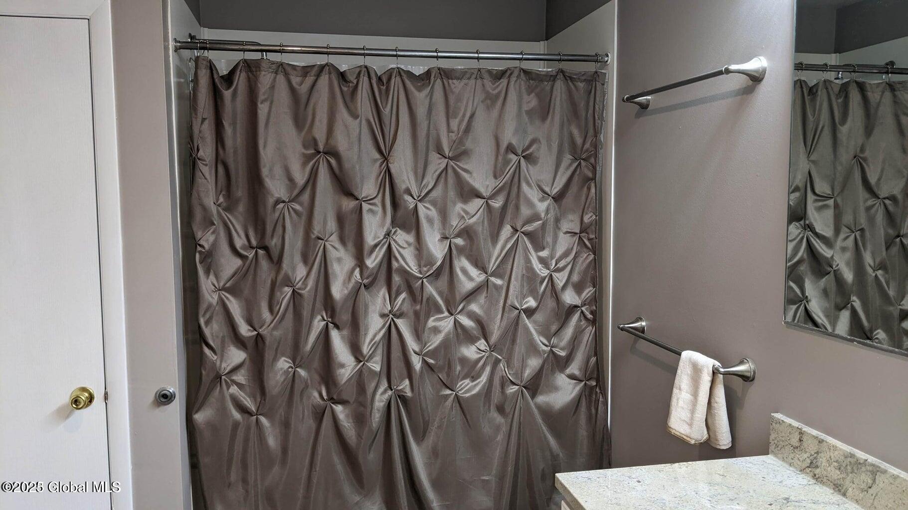 1006 Greenwich Drive, 6