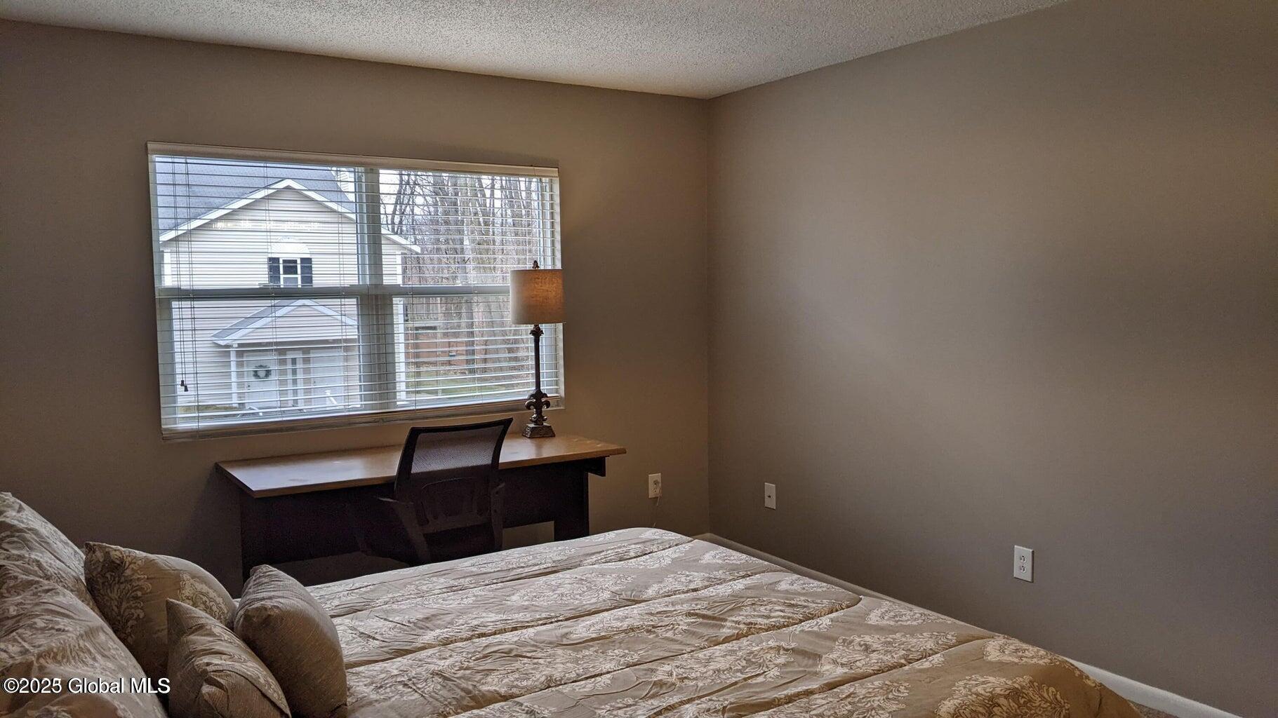 1006 Greenwich Drive, 6