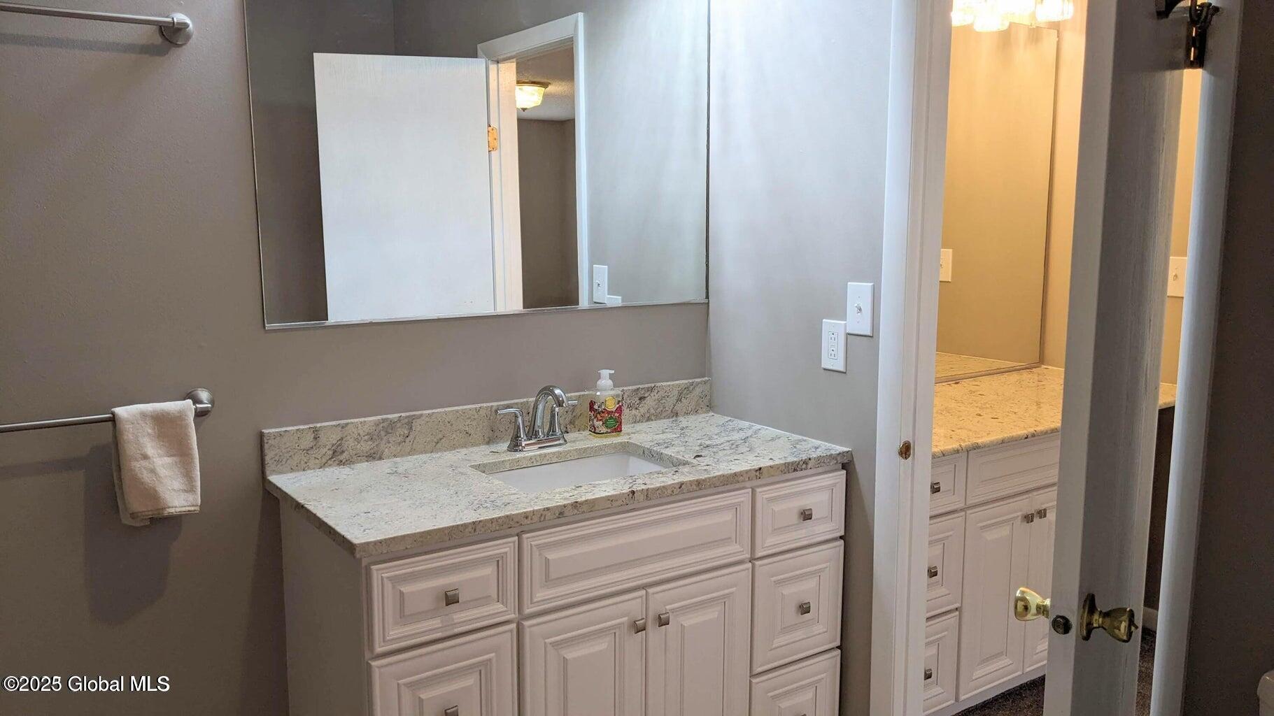 1006 Greenwich Drive, 6