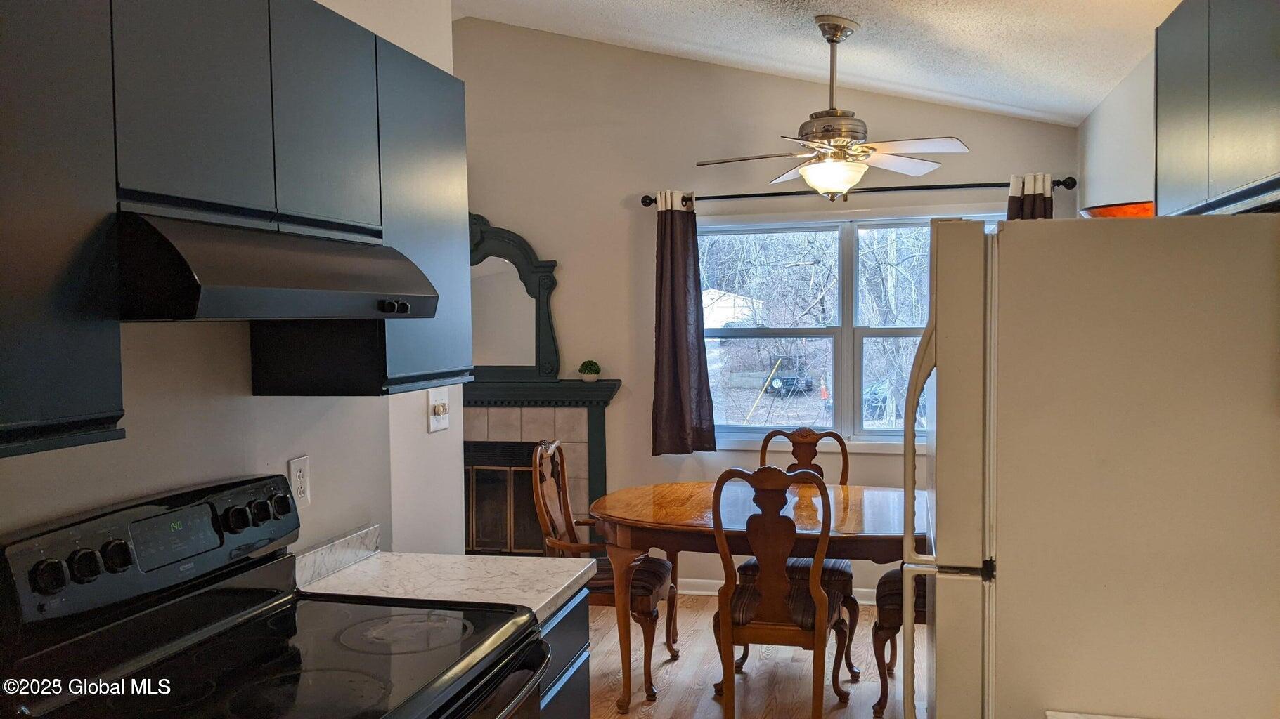 1006 Greenwich Drive, 6