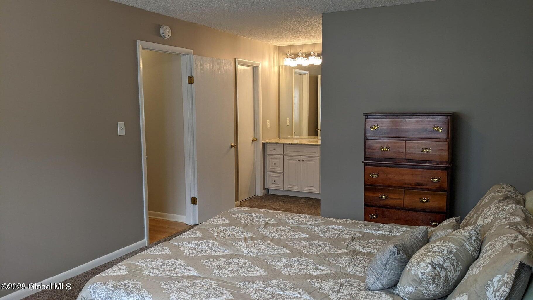 1006 Greenwich Drive, 6