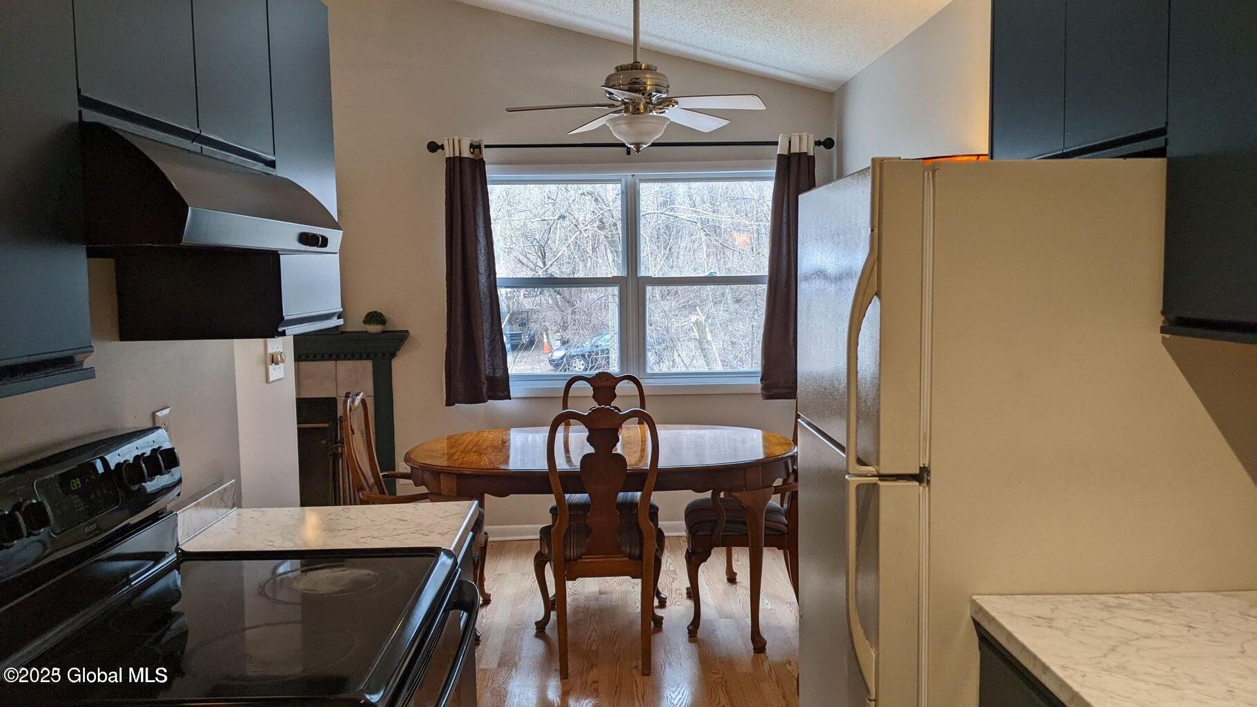 1006 Greenwich Drive, 6