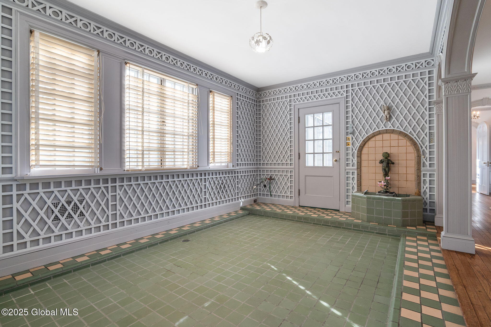 2125 Rosendale Road