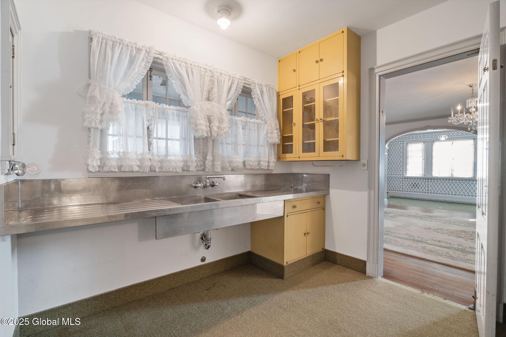 2125 Rosendale Road