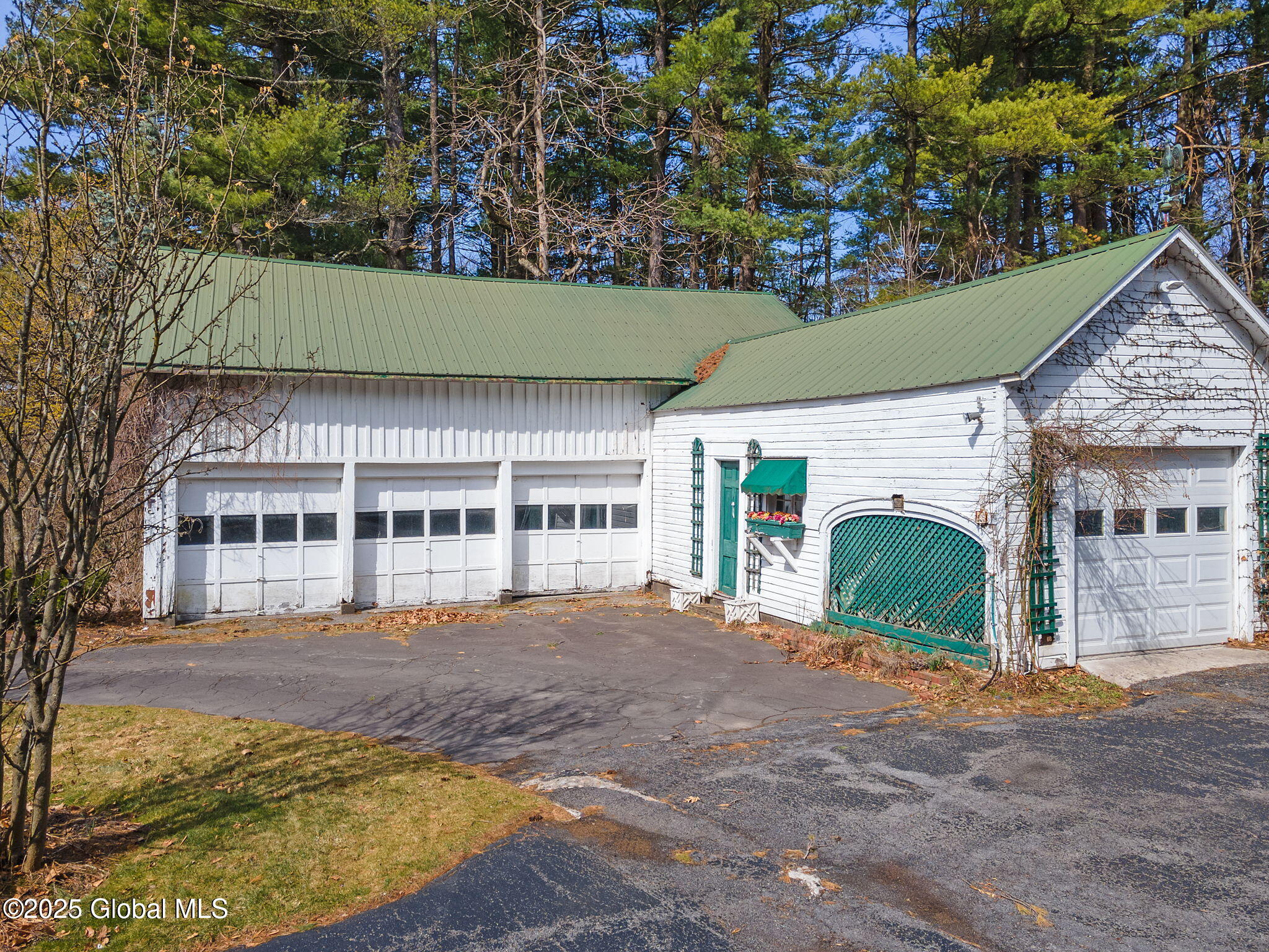 2125 Rosendale Road