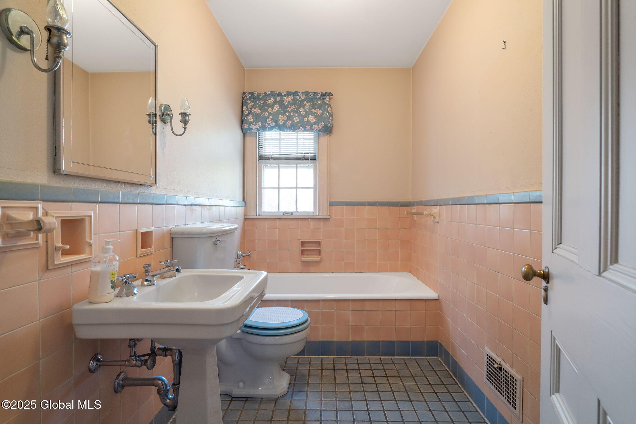 2125 Rosendale Road