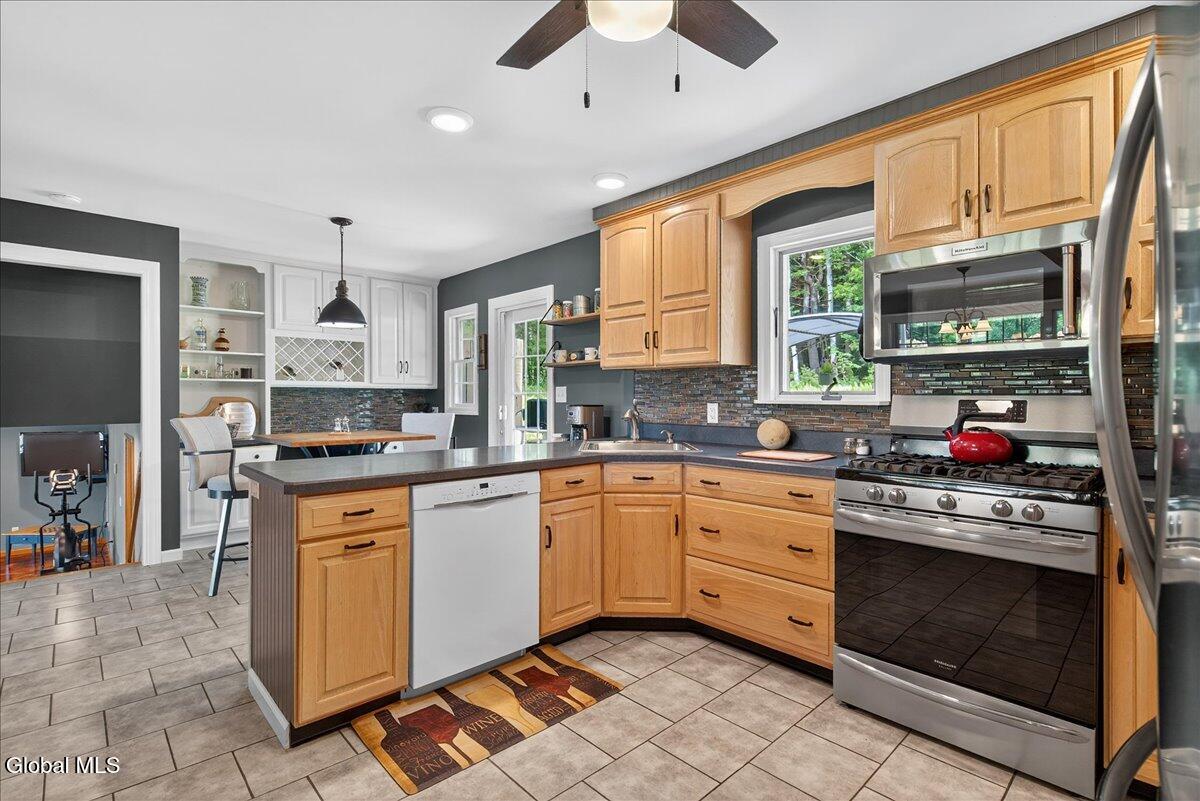 379 North Road