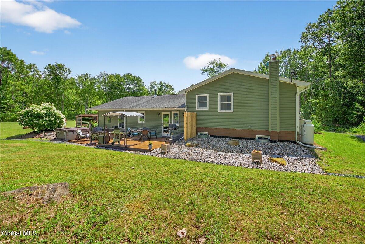 379 North Road