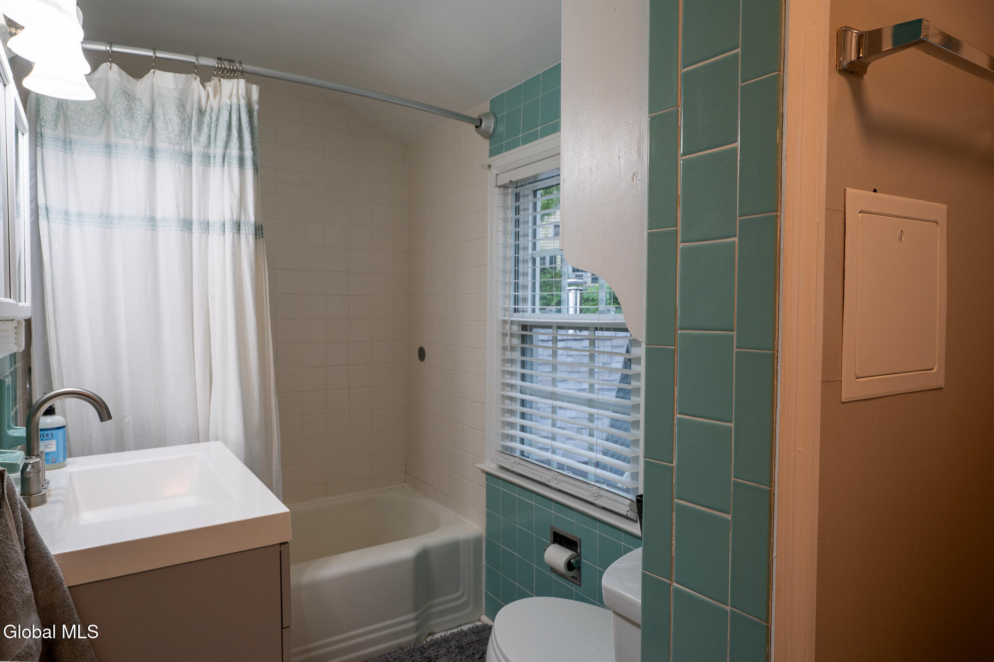 2179 Stuyvesant Street