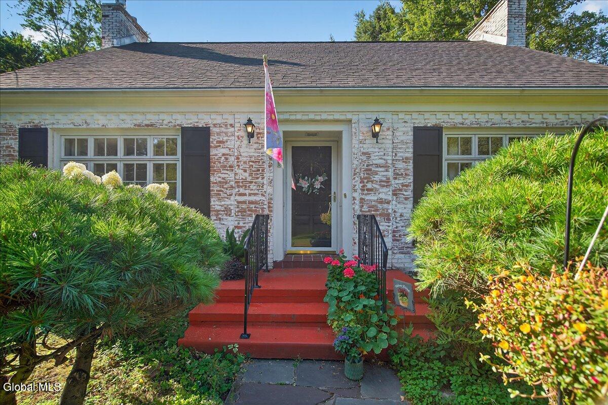2254 Algonquin Road