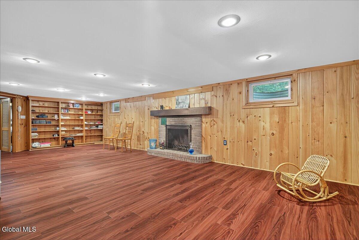 2254 Algonquin Road