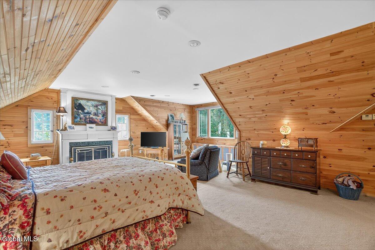 2254 Algonquin Road