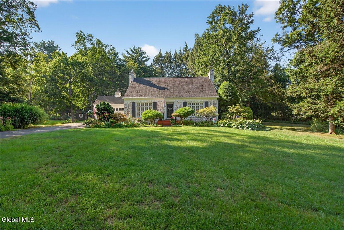 2254 Algonquin Road