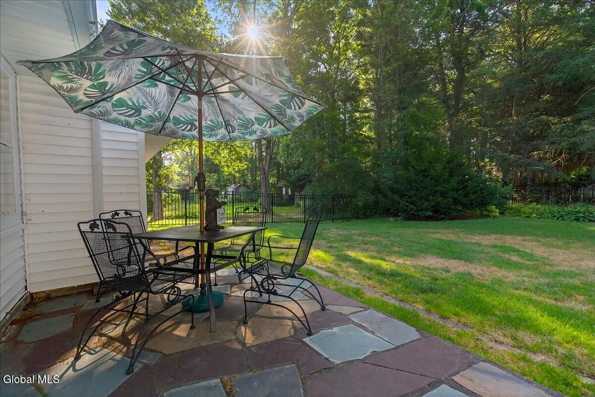 2254 Algonquin Road