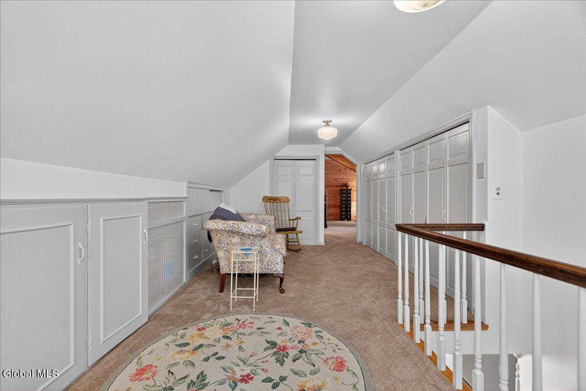 2254 Algonquin Road