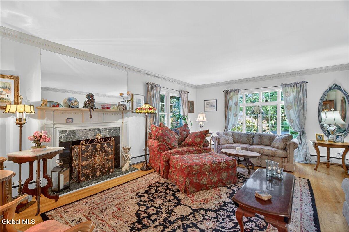 2254 Algonquin Road