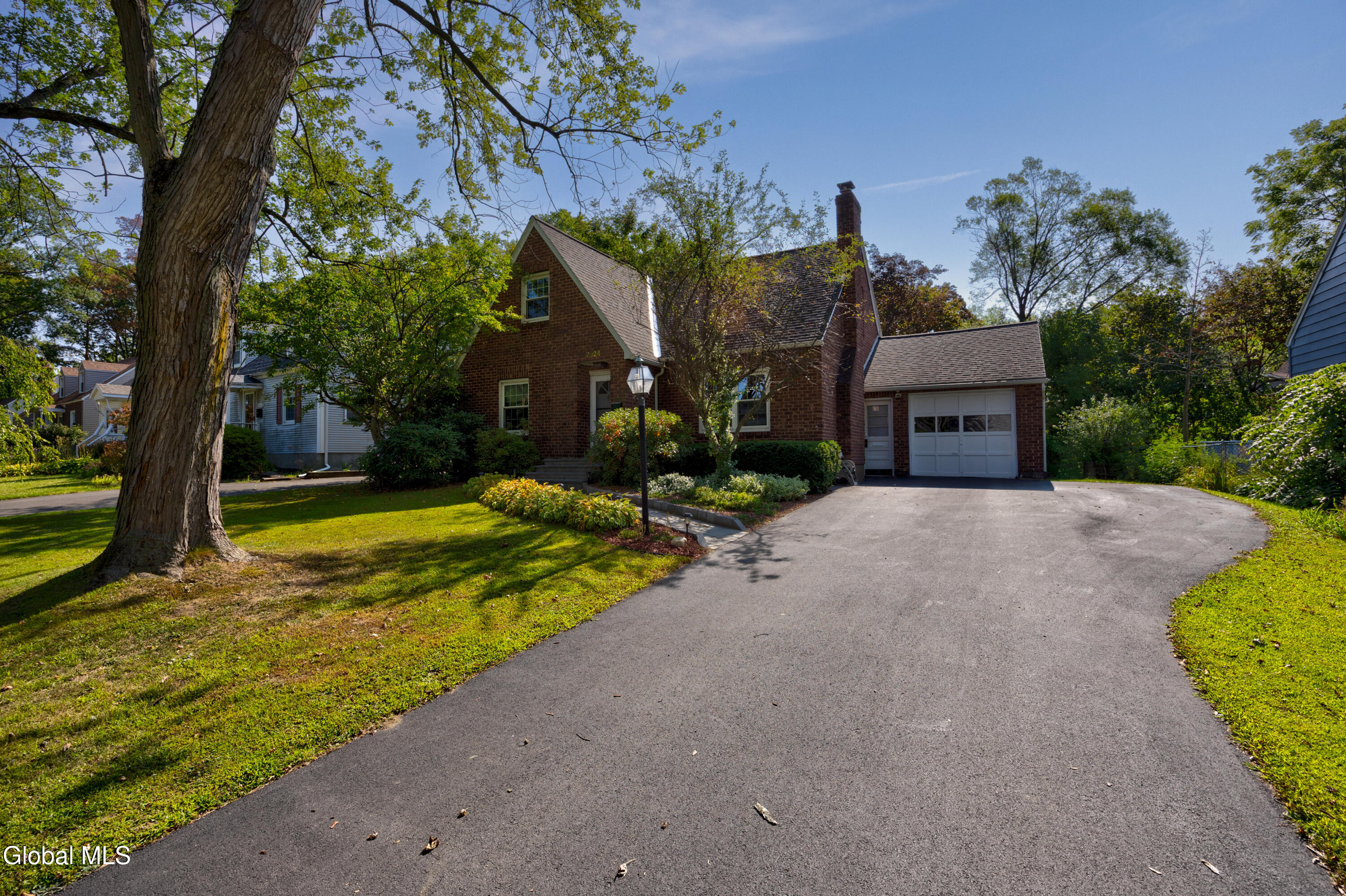 2324 Niskayuna Drive