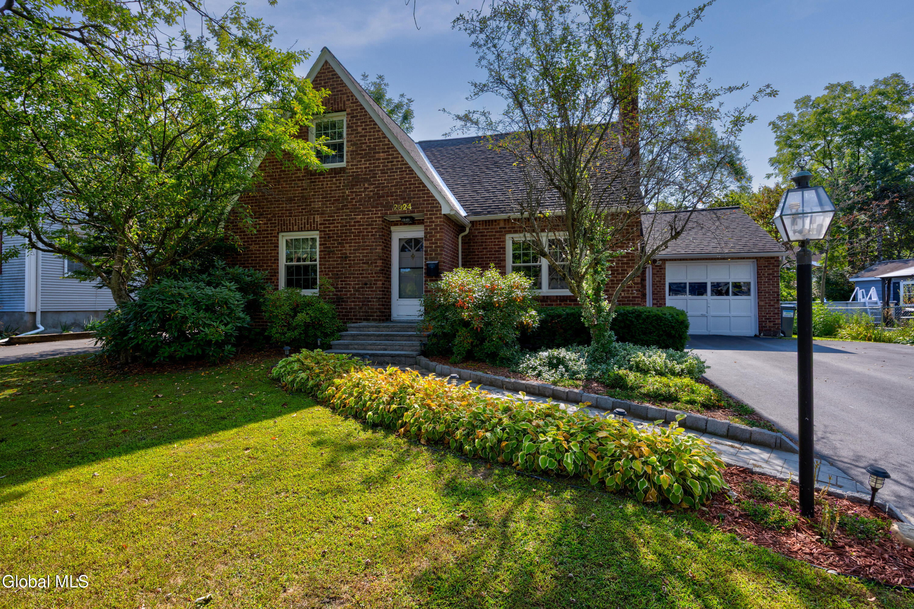 2324 Niskayuna Drive