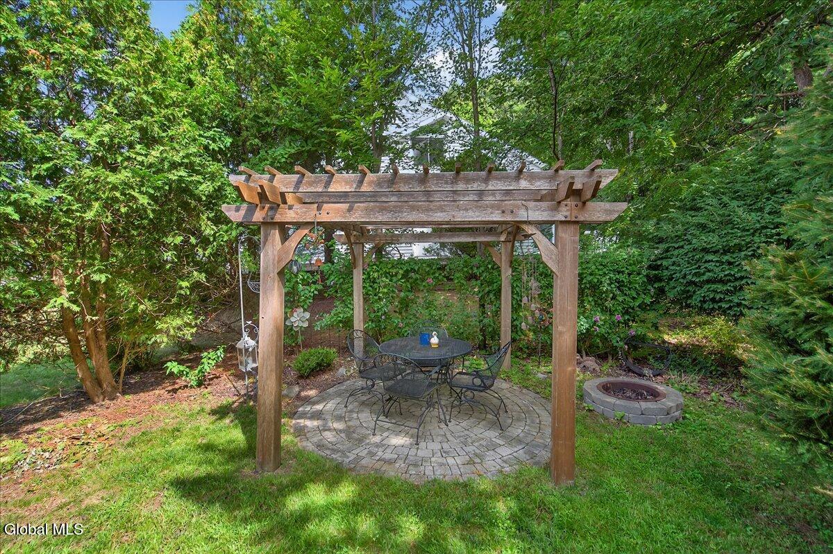 17 Green Meadow Drive