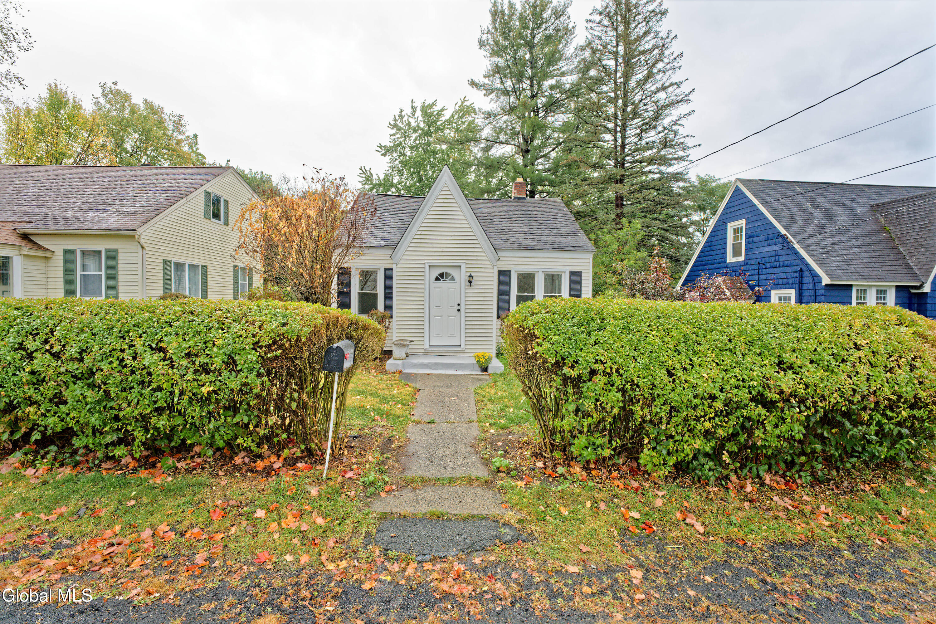 11 Victoria Avenue